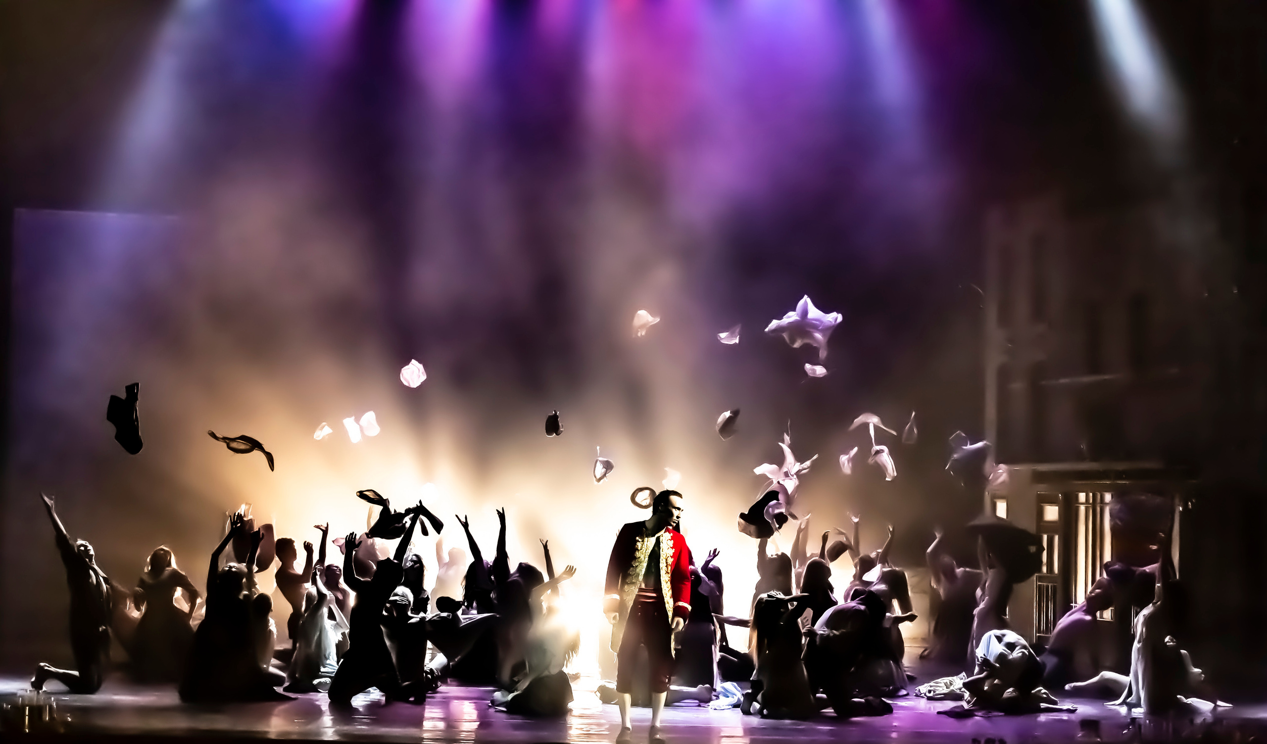 Парфюмер хореографический спектакль театр Европа на сцене Зимнего. Фотограф в Сочи Юрий Шептаев