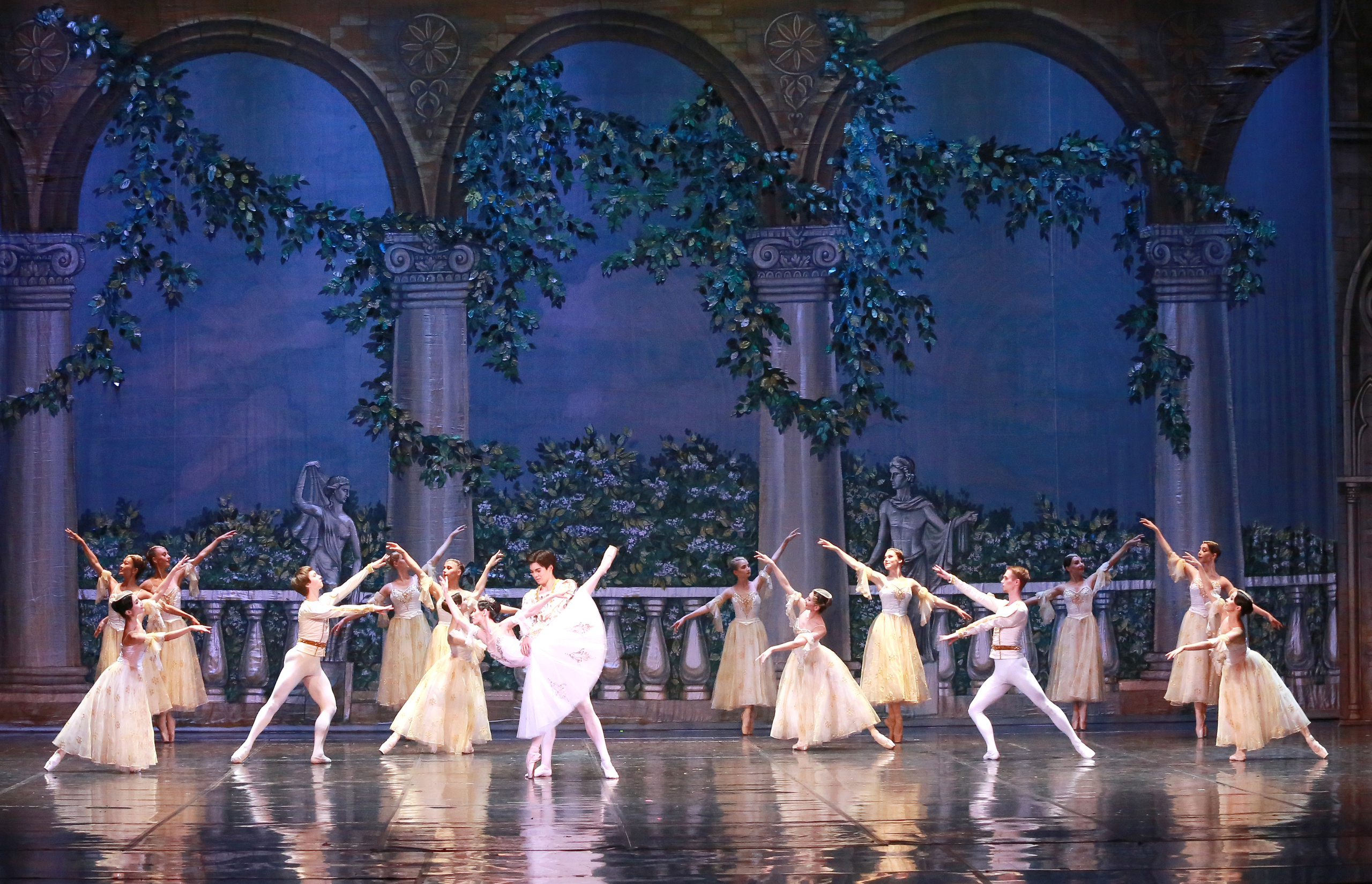 Спектакль Эсмеральда Марийского театра оперы и балета. Фотограф в Сочи Юрий Шептаев