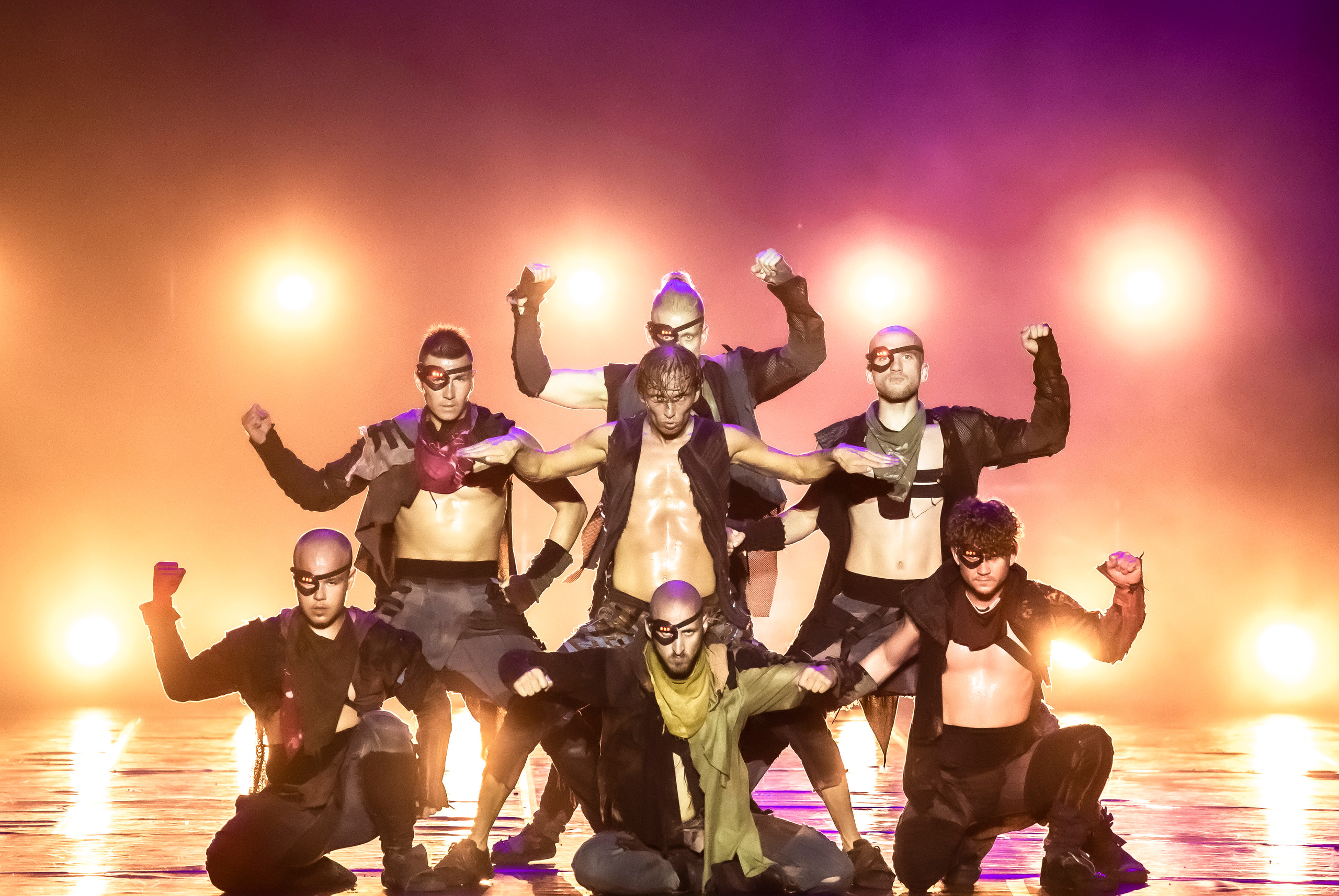 Парфюмер хореографический спектакль театр Европа на сцене Зимнего. Фотограф в Сочи Юрий Шептаев