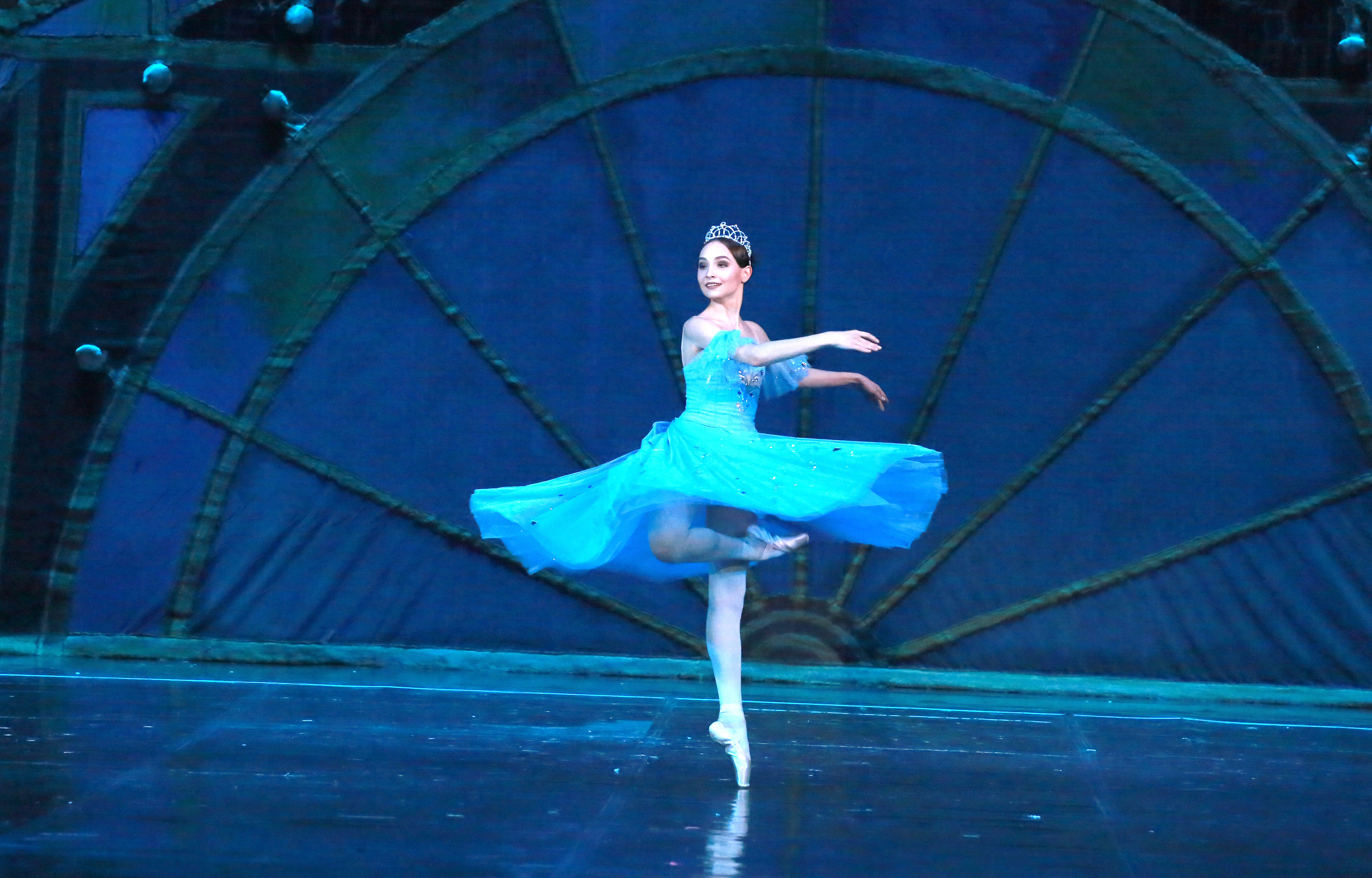 Спектакль Золушка Мариинского театра оперы и балета на сцене Зимнего театра. Фотограф в Сочи Юрий Шептаев