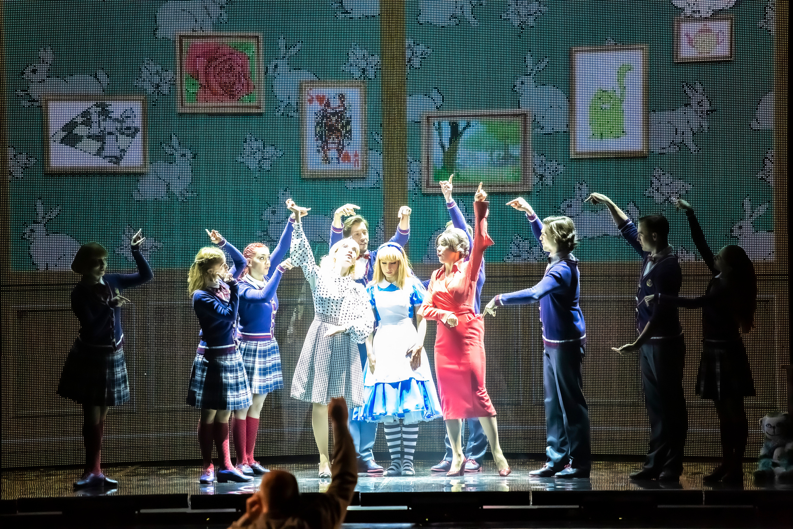 Чудеса и Куралесы мюзикл Московского театра мюзикла. Фотограф в Сочи Юрий Шептаев