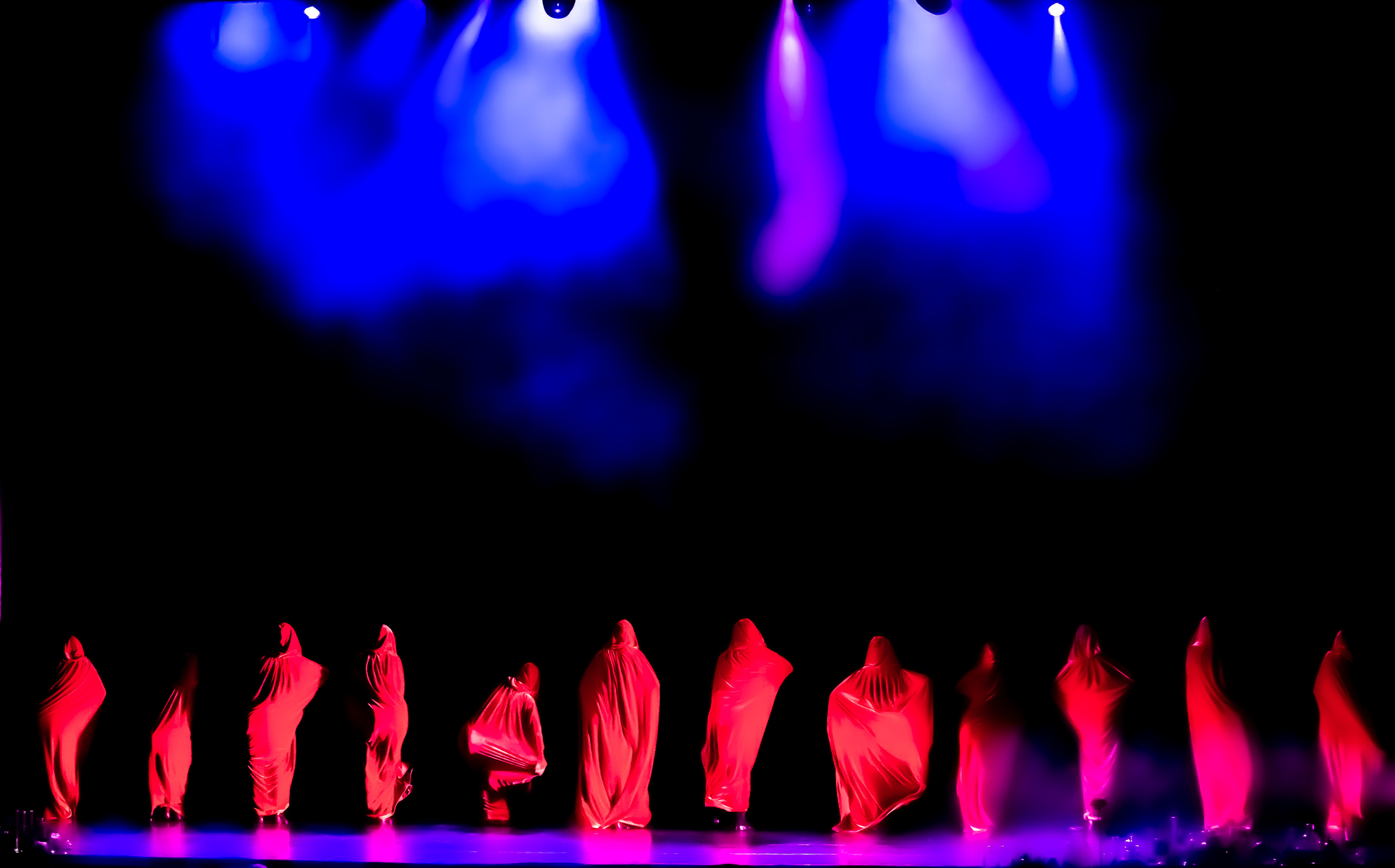 Парфюмер хореографический спектакль театр Европа на сцене Зимнего. Фотограф в Сочи Юрий Шептаев