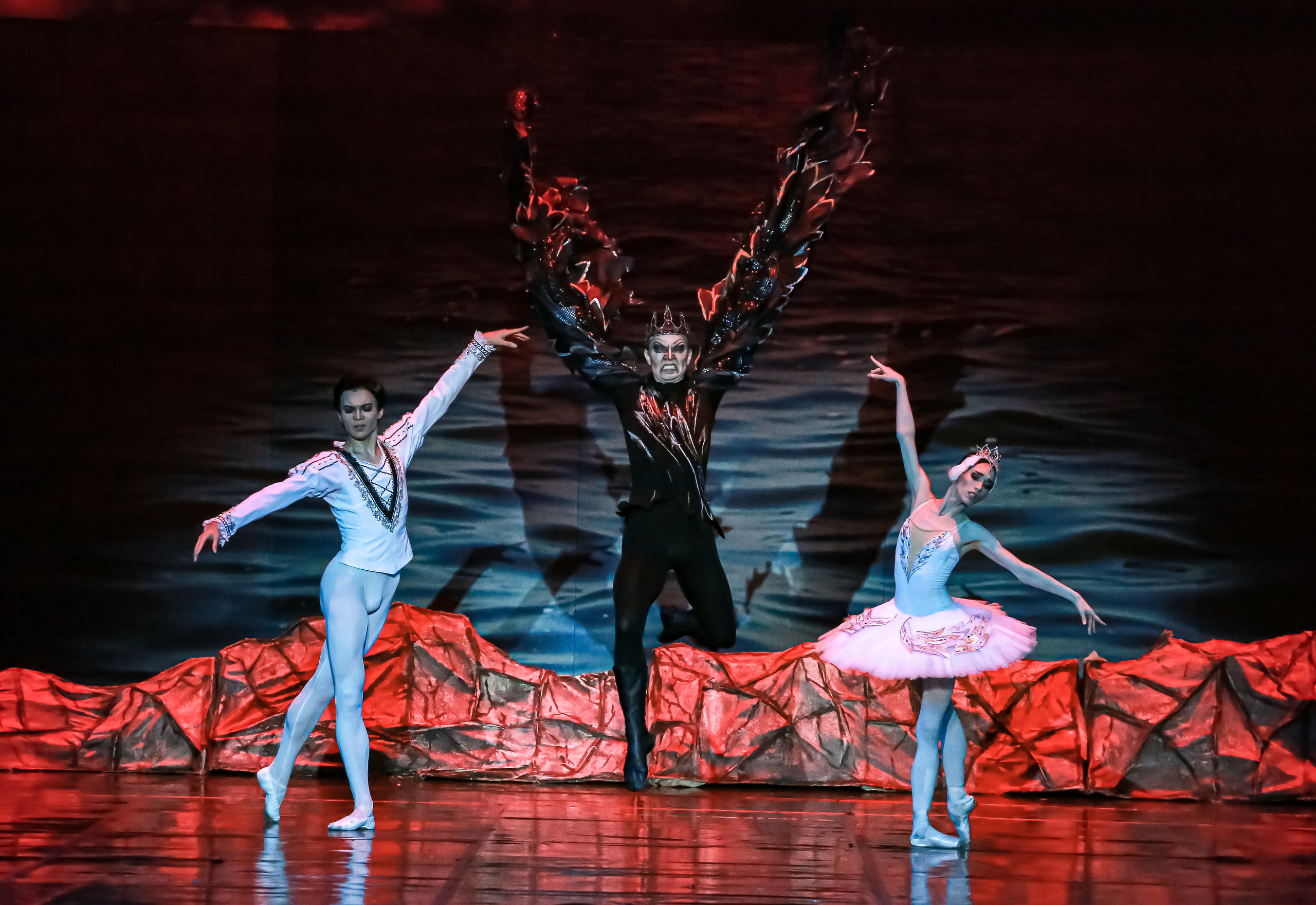 Спектакль Лебединое озеро Марийского театра оперы и балета Зимний. Фотограф в Сочи Юрий Шептаев
