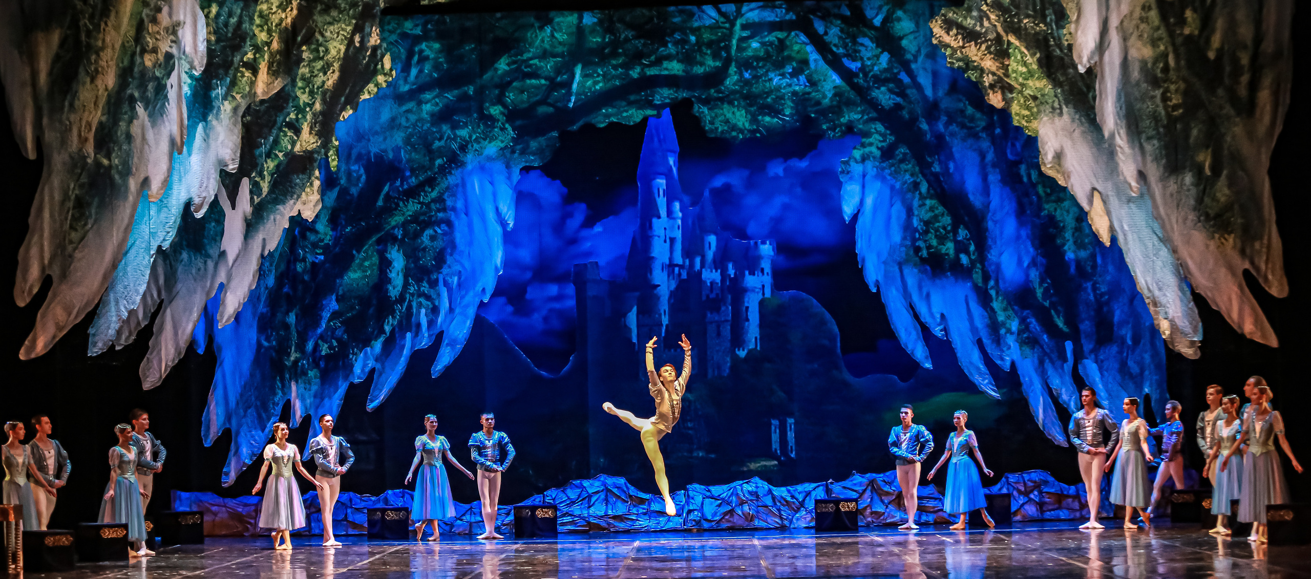 Спектакль Лебединое озеро Марийского театра оперы и балета Зимний. Фотограф в Сочи Юрий Шептаев