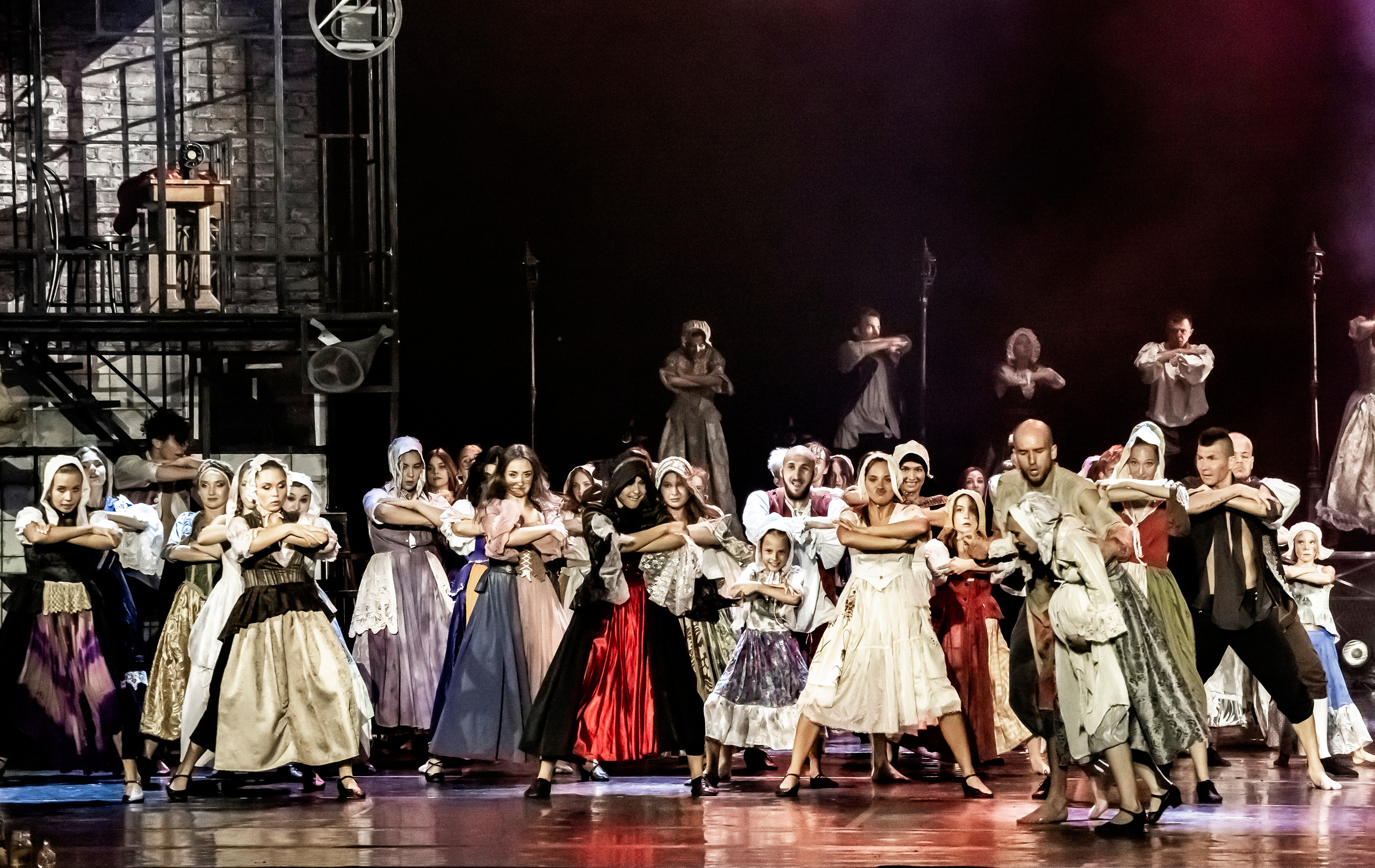 Парфюмер хореографический спектакль театр Европа на сцене Зимнего. Фотограф в Сочи Юрий Шептаев