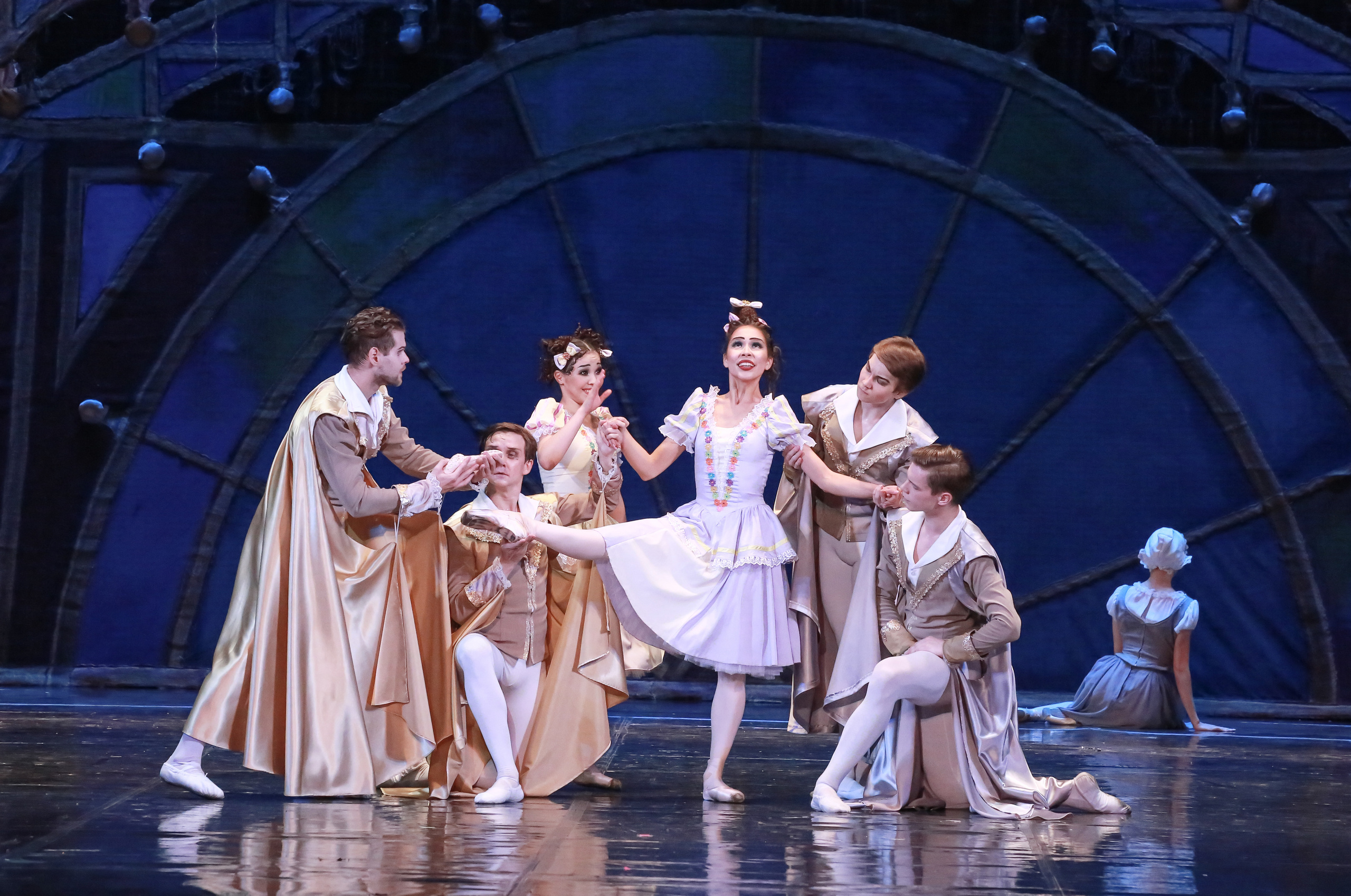 Спектакль Золушка Мариинского театра оперы и балета на сцене Зимнего театра. Фотограф в Сочи Юрий Шептаев