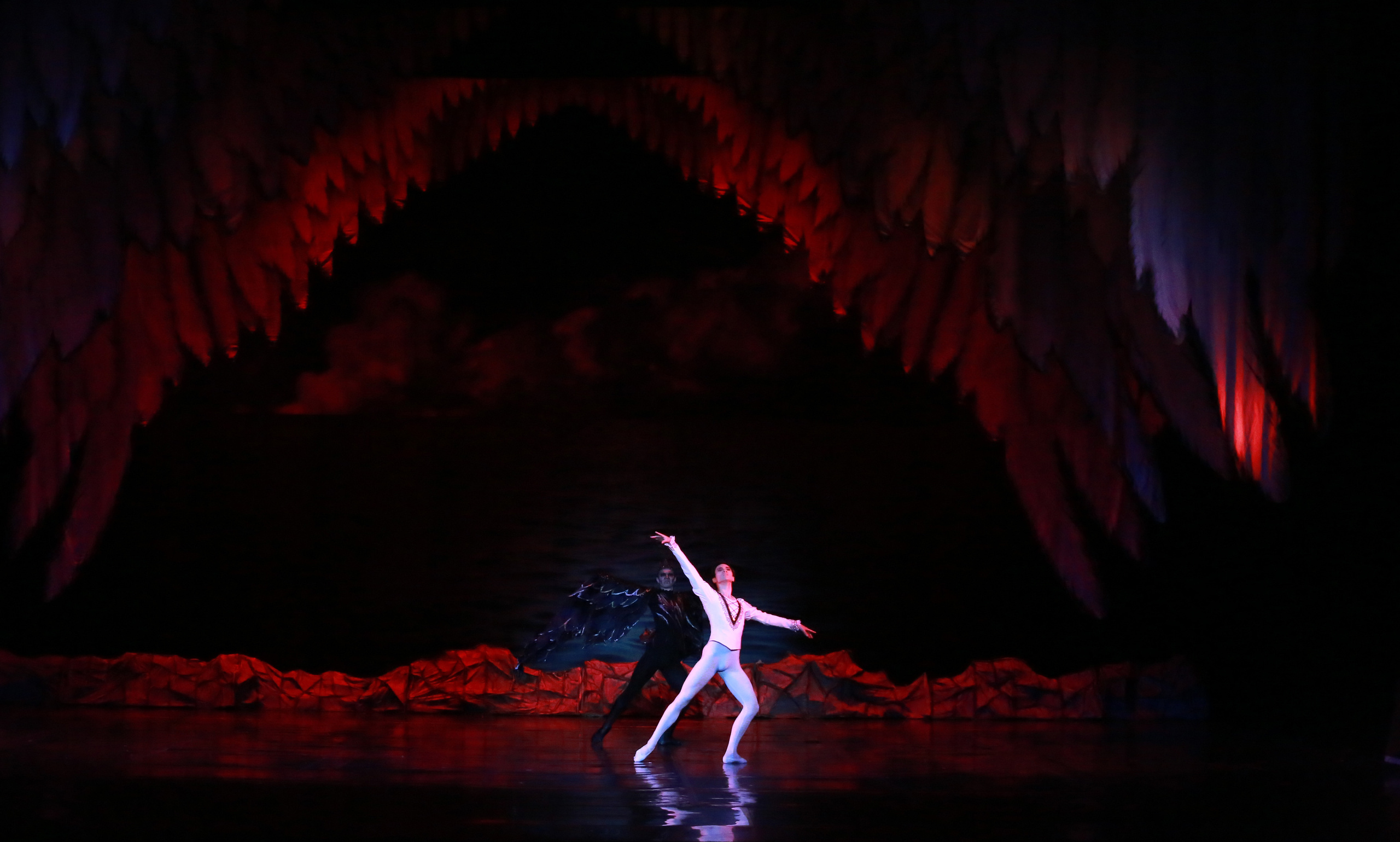 Спектакль Лебединое озеро Марийского театра оперы и балета Зимний. Фотограф в Сочи Юрий Шептаев