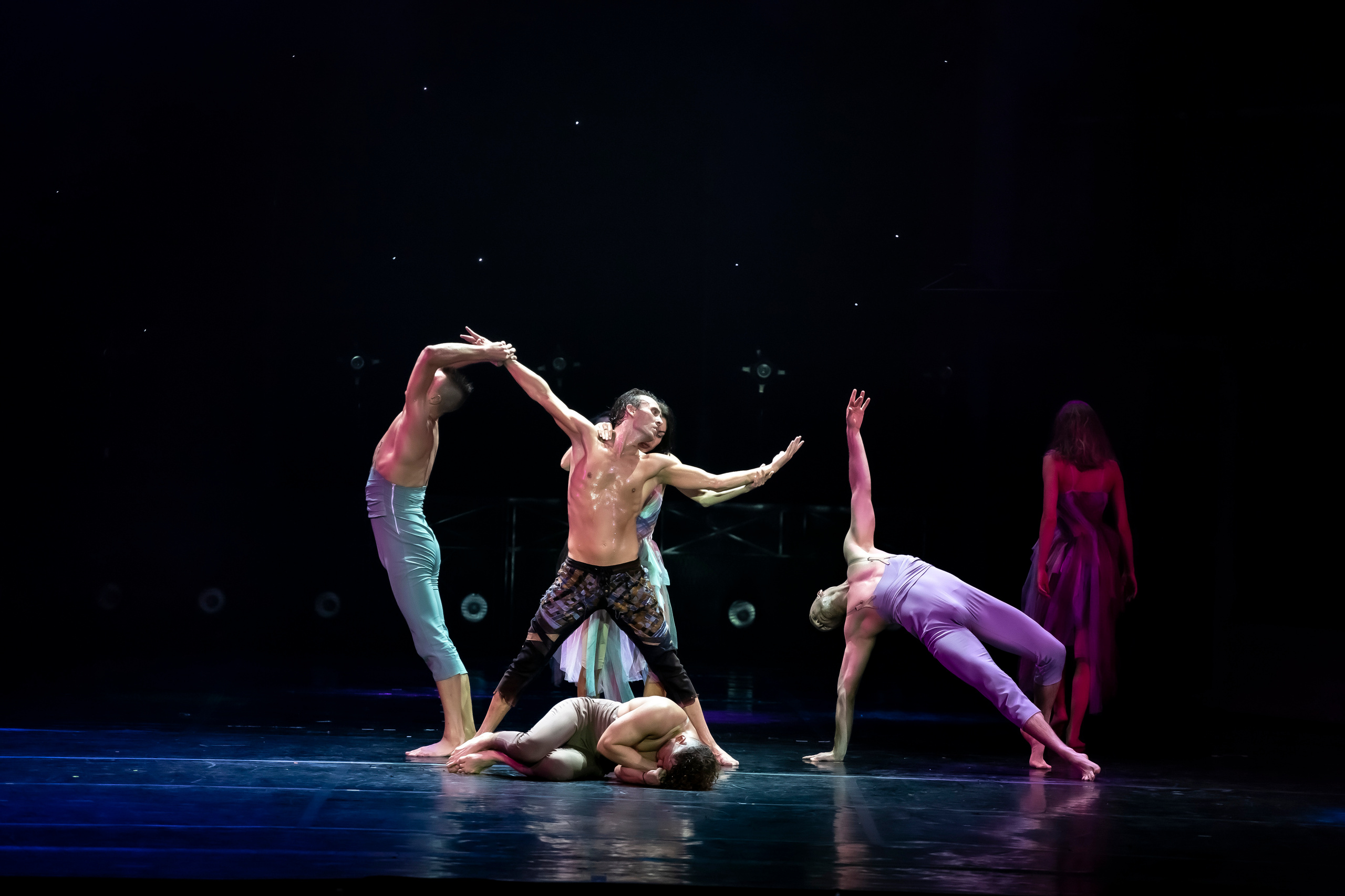 Парфюмер хореографический спектакль театр Европа на сцене Зимнего. Фотограф в Сочи Юрий Шептаев