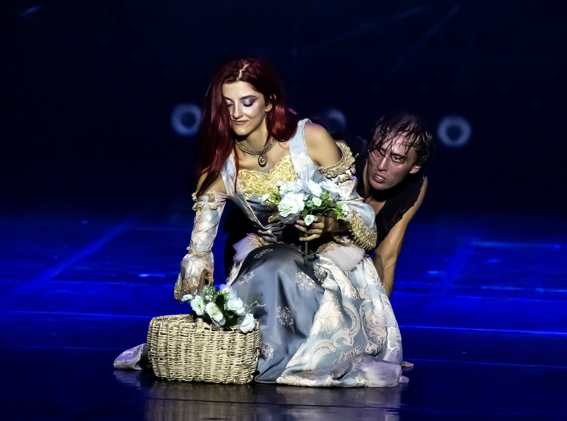 Парфюмер хореографический спектакль театр Европа на сцене Зимнего. Фотограф в Сочи Юрий Шептаев