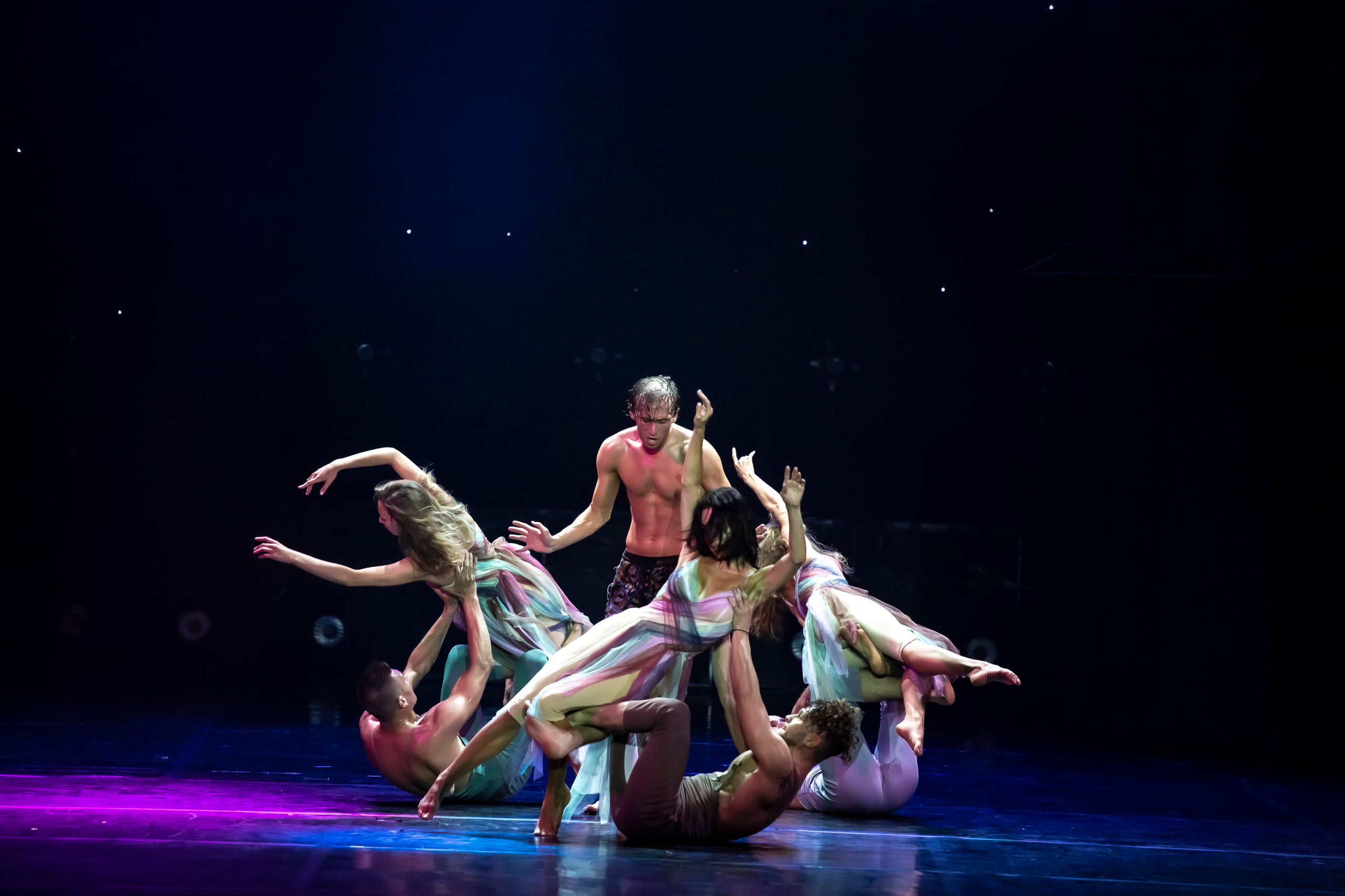 Парфюмер хореографический спектакль театр Европа на сцене Зимнего. Фотограф в Сочи Юрий Шептаев