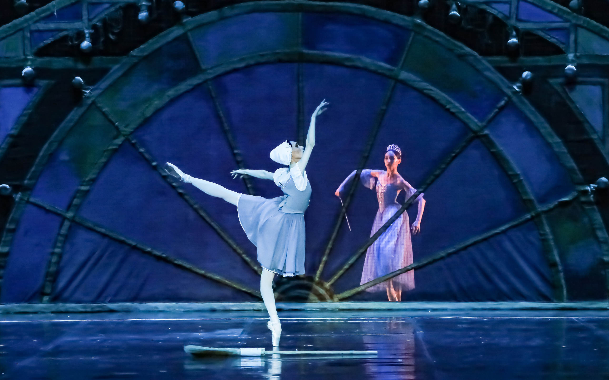 Спектакль Золушка Мариинского театра оперы и балета на сцене Зимнего театра. Фотограф в Сочи Юрий Шептаев