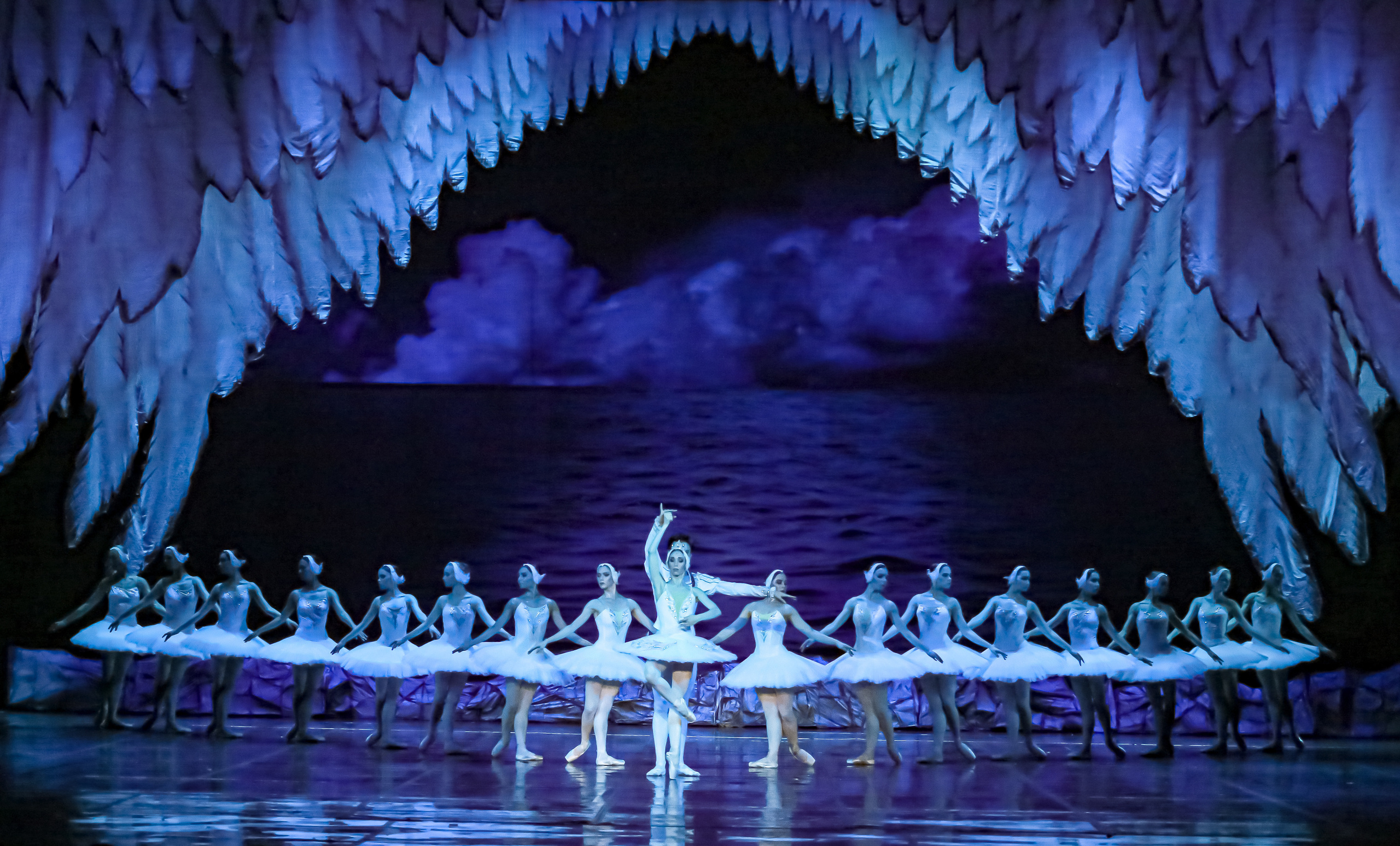 Спектакль Лебединое озеро Марийского театра оперы и балета Зимний. Фотограф в Сочи Юрий Шептаев