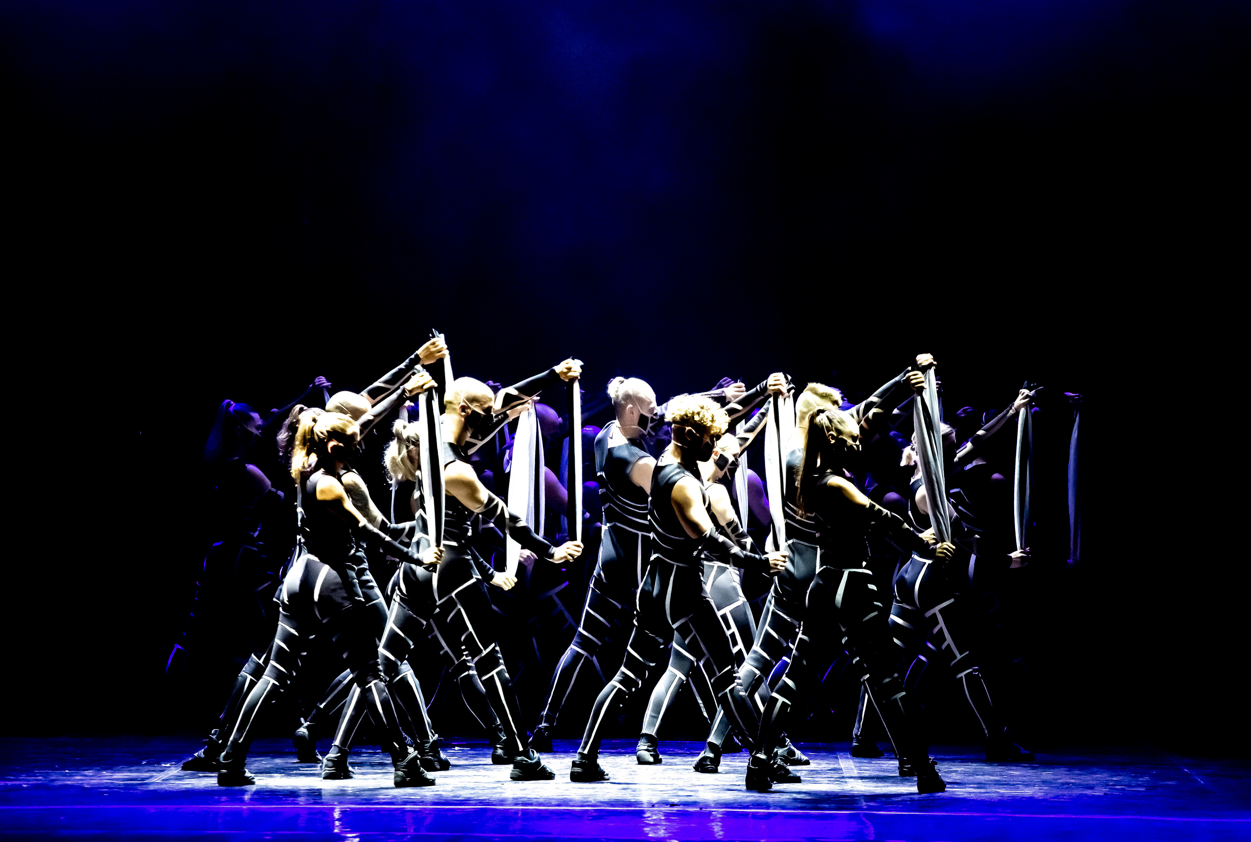 Парфюмер хореографический спектакль театр Европа на сцене Зимнего. Фотограф в Сочи Юрий Шептаев