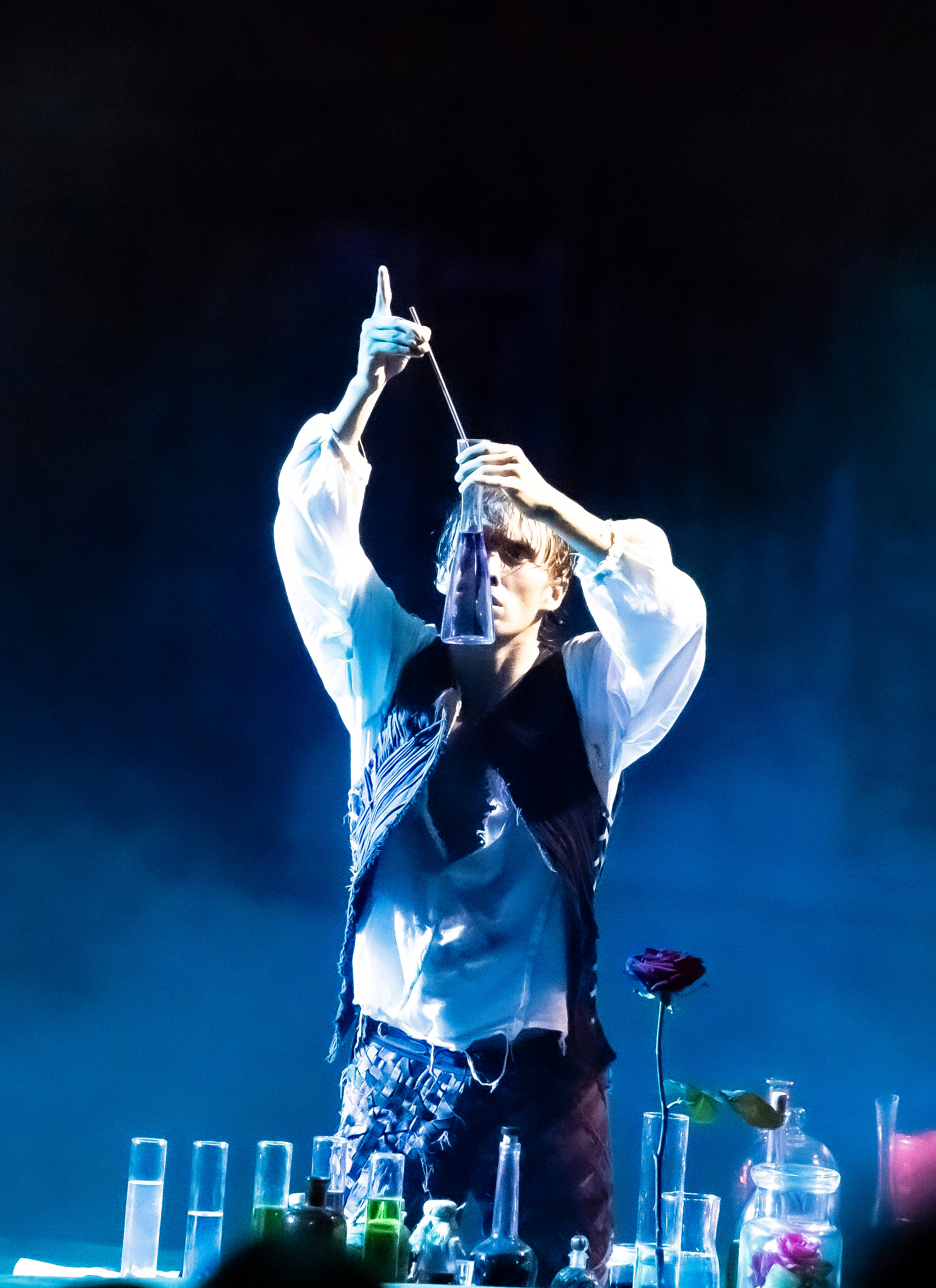 Парфюмер хореографический спектакль театр Европа на сцене Зимнего. Фотограф в Сочи Юрий Шептаев