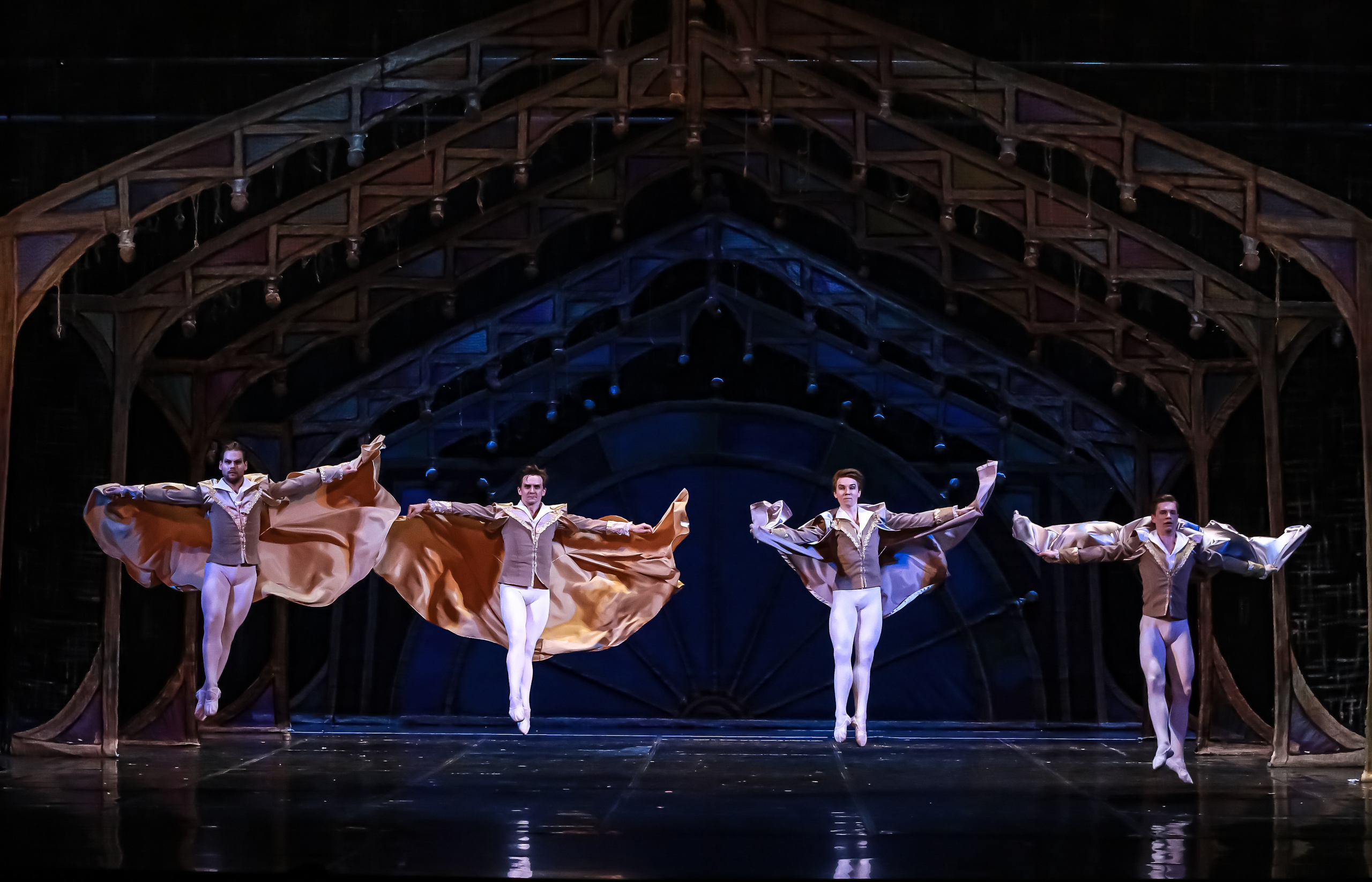 Спектакль Золушка Мариинского театра оперы и балета на сцене Зимнего театра. Фотограф в Сочи Юрий Шептаев