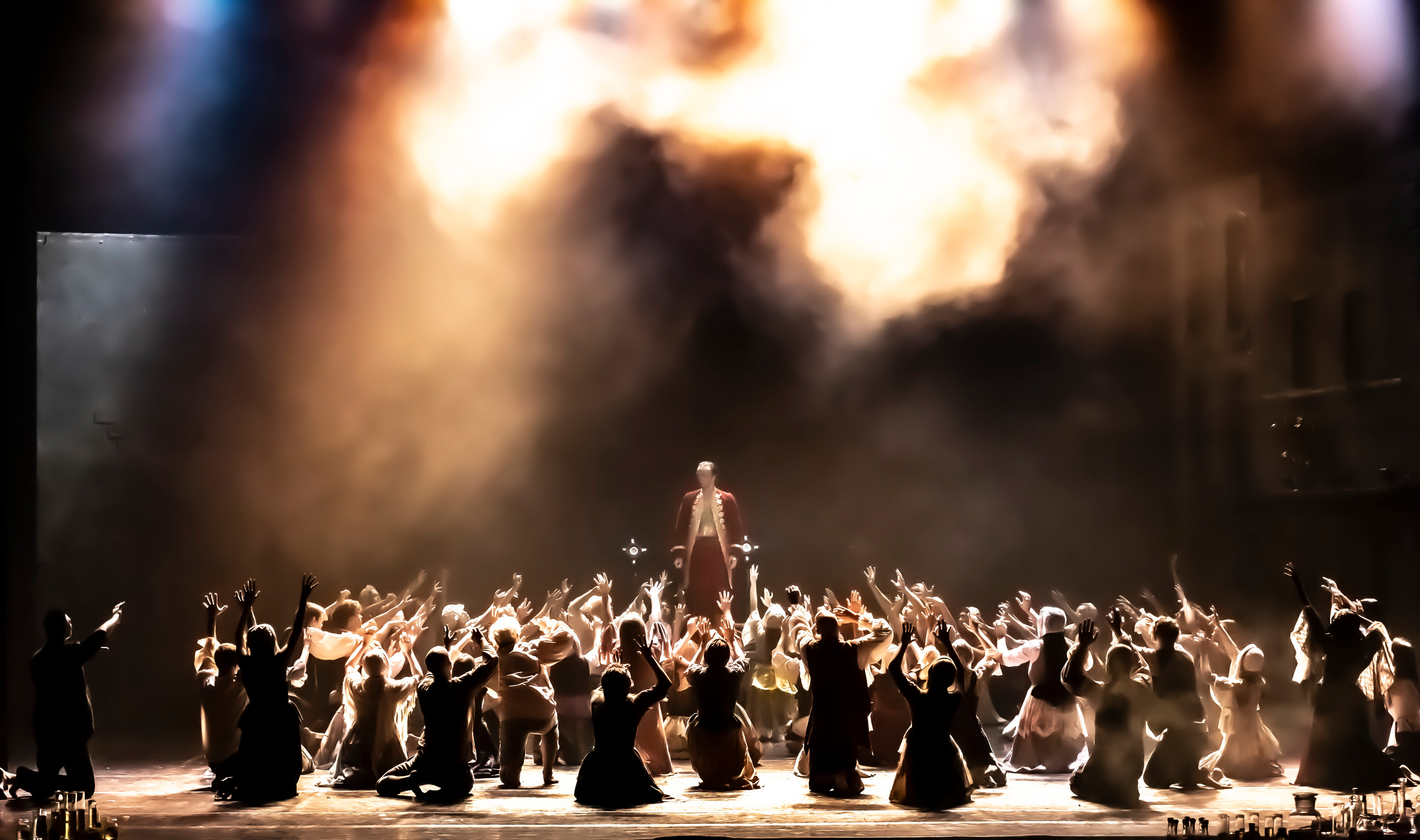 Парфюмер хореографический спектакль театр Европа на сцене Зимнего. Фотограф в Сочи Юрий Шептаев