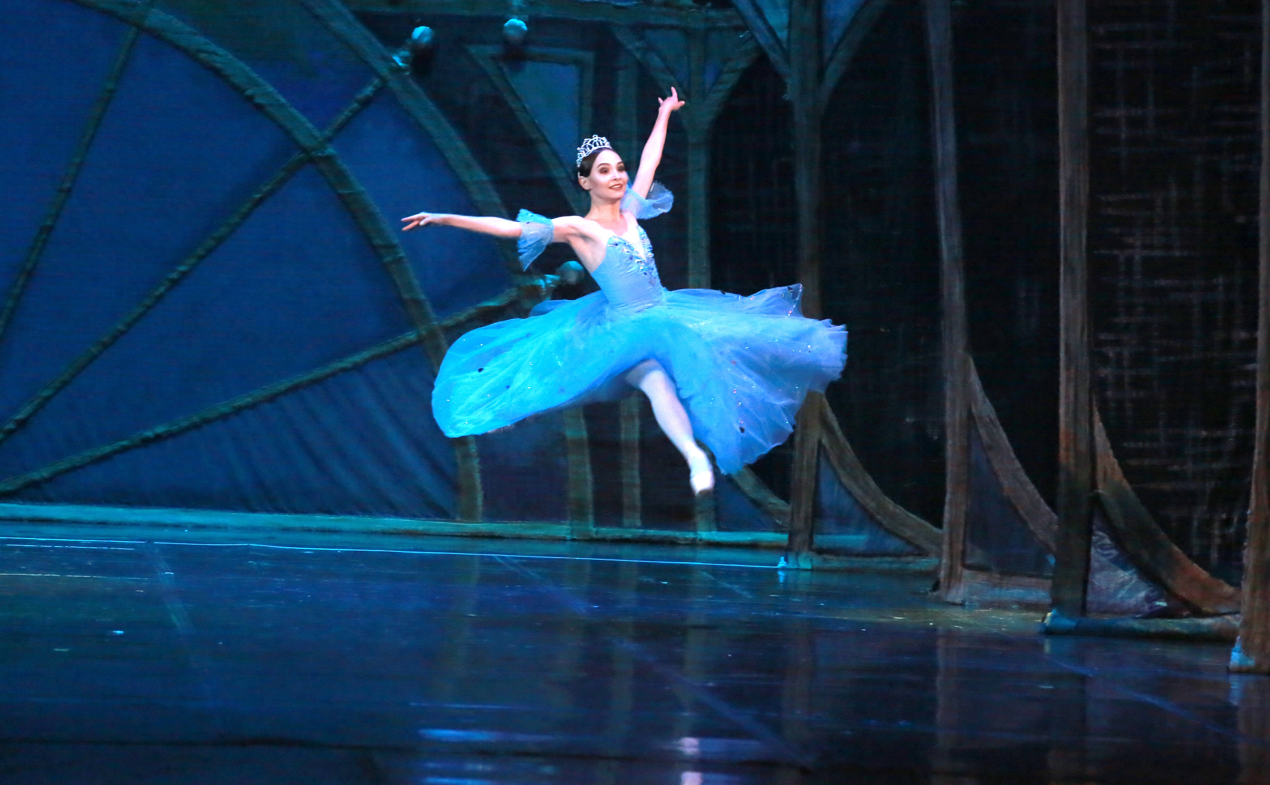 Спектакль Золушка Мариинского театра оперы и балета на сцене Зимнего театра. Фотограф в Сочи Юрий Шептаев