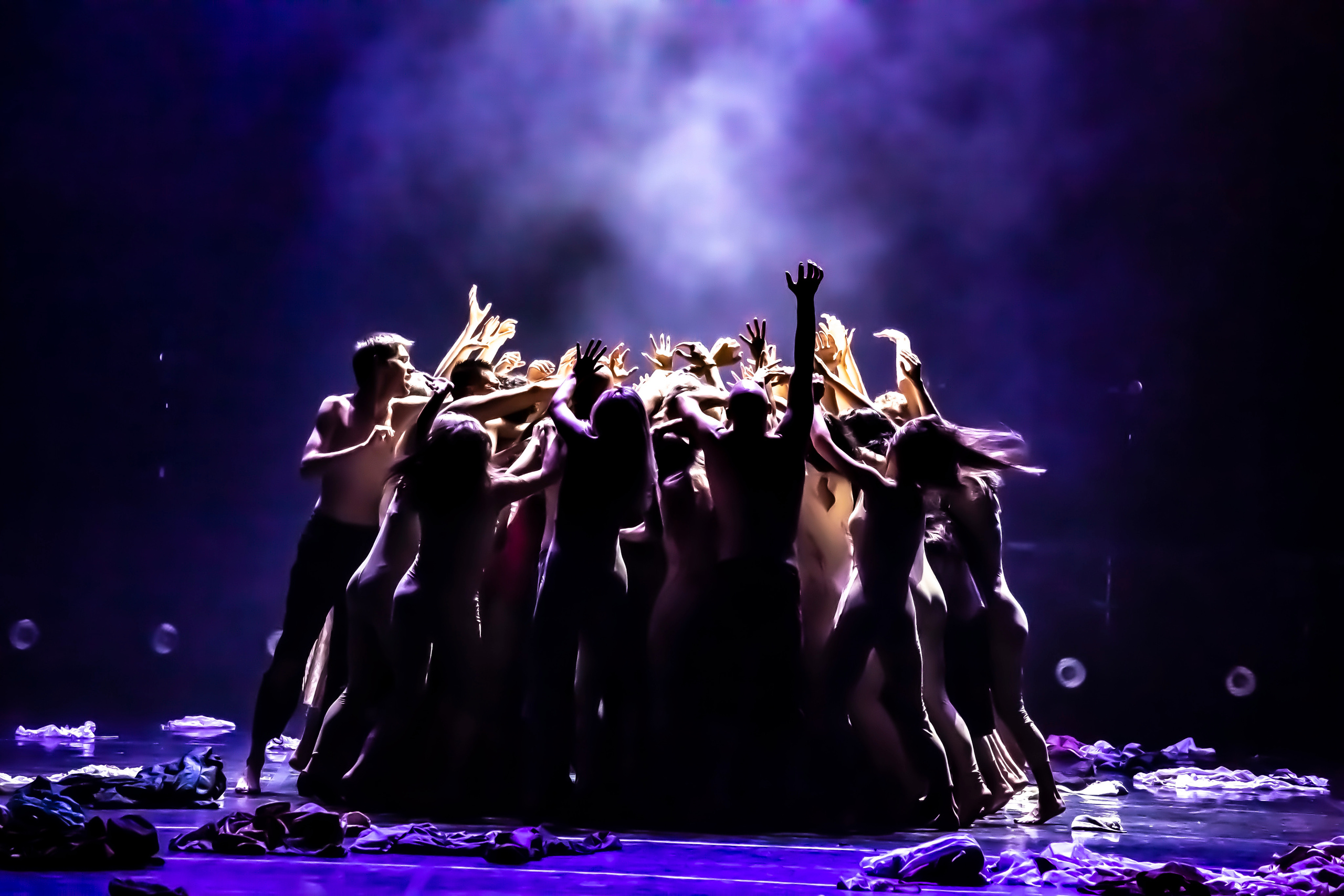 Парфюмер хореографический спектакль театр Европа на сцене Зимнего. Фотограф в Сочи Юрий Шептаев