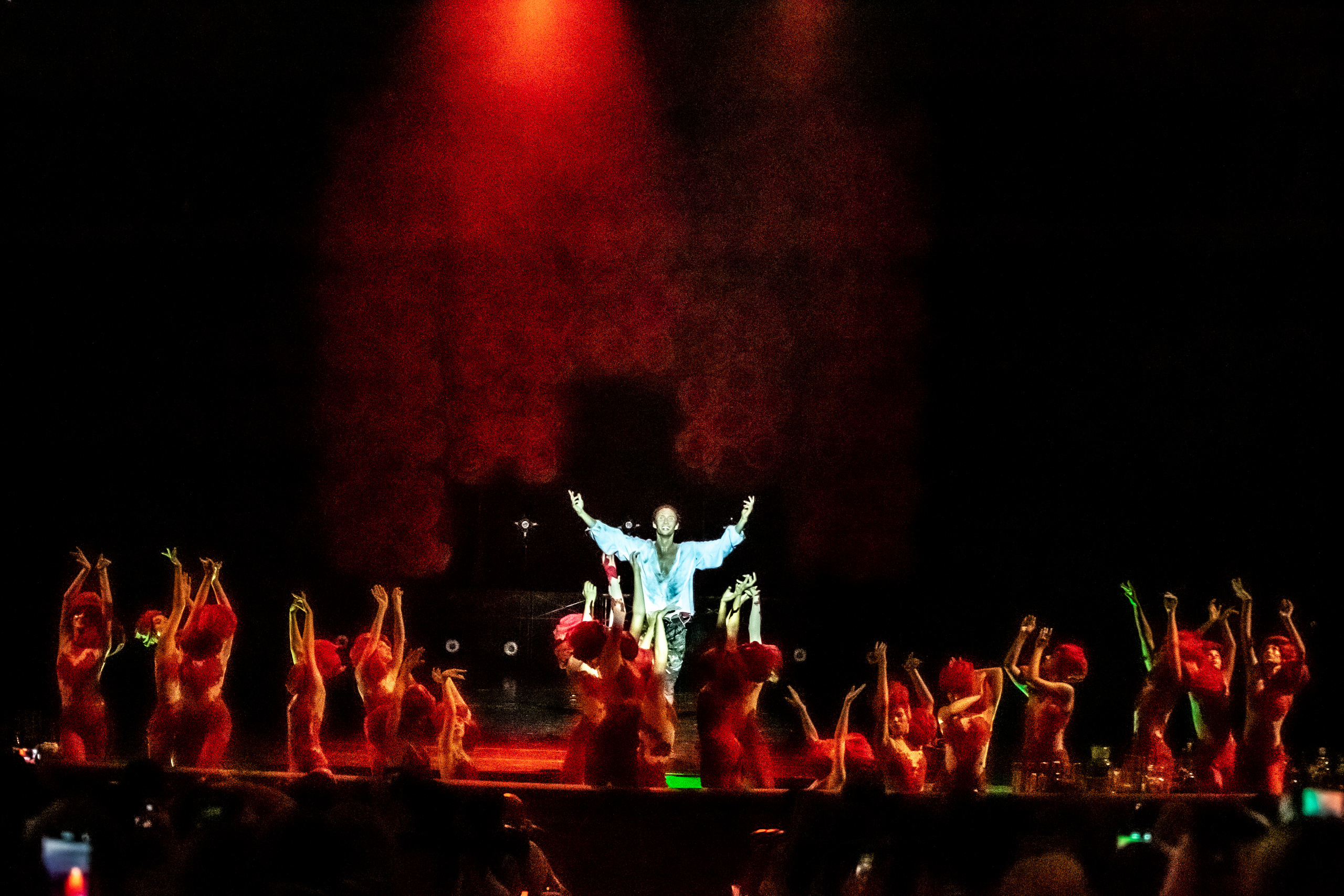 Парфюмер хореографический спектакль театр Европа на сцене Зимнего. Фотограф в Сочи Юрий Шептаев