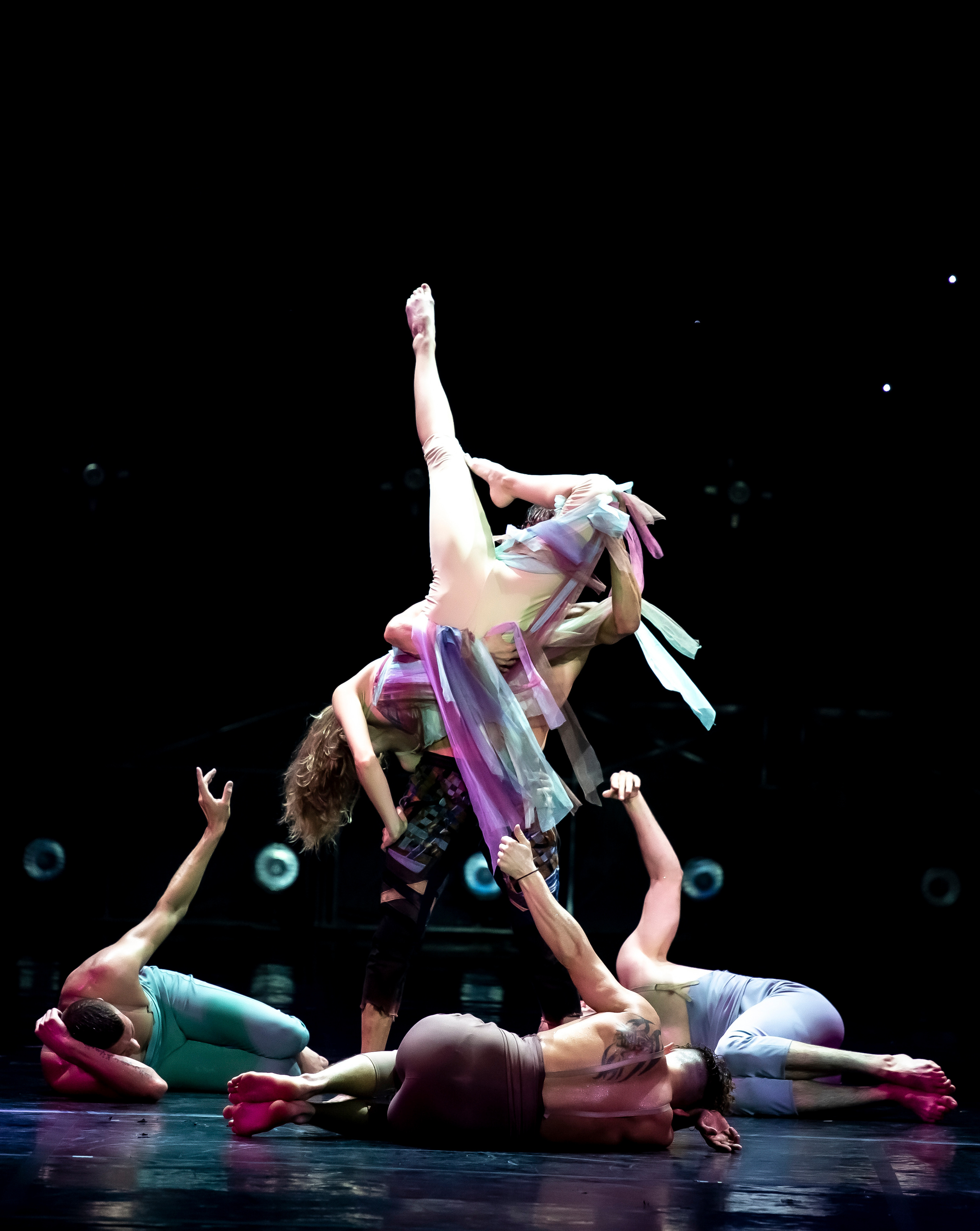 Парфюмер хореографический спектакль театр Европа на сцене Зимнего. Фотограф в Сочи Юрий Шептаев