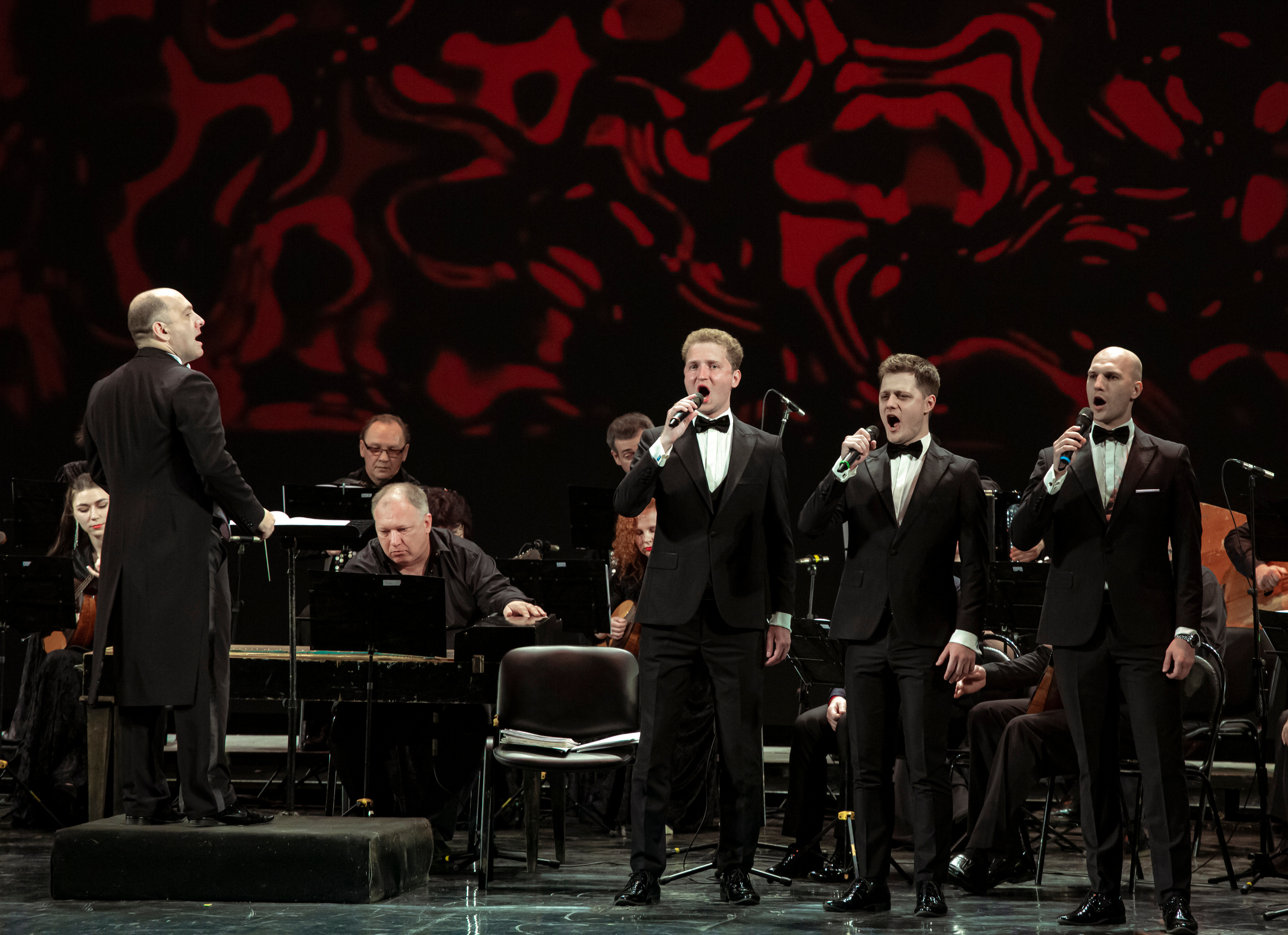 Зимнему театру в Сочи — 84. Фотограф в Сочи Юрий Шептаев