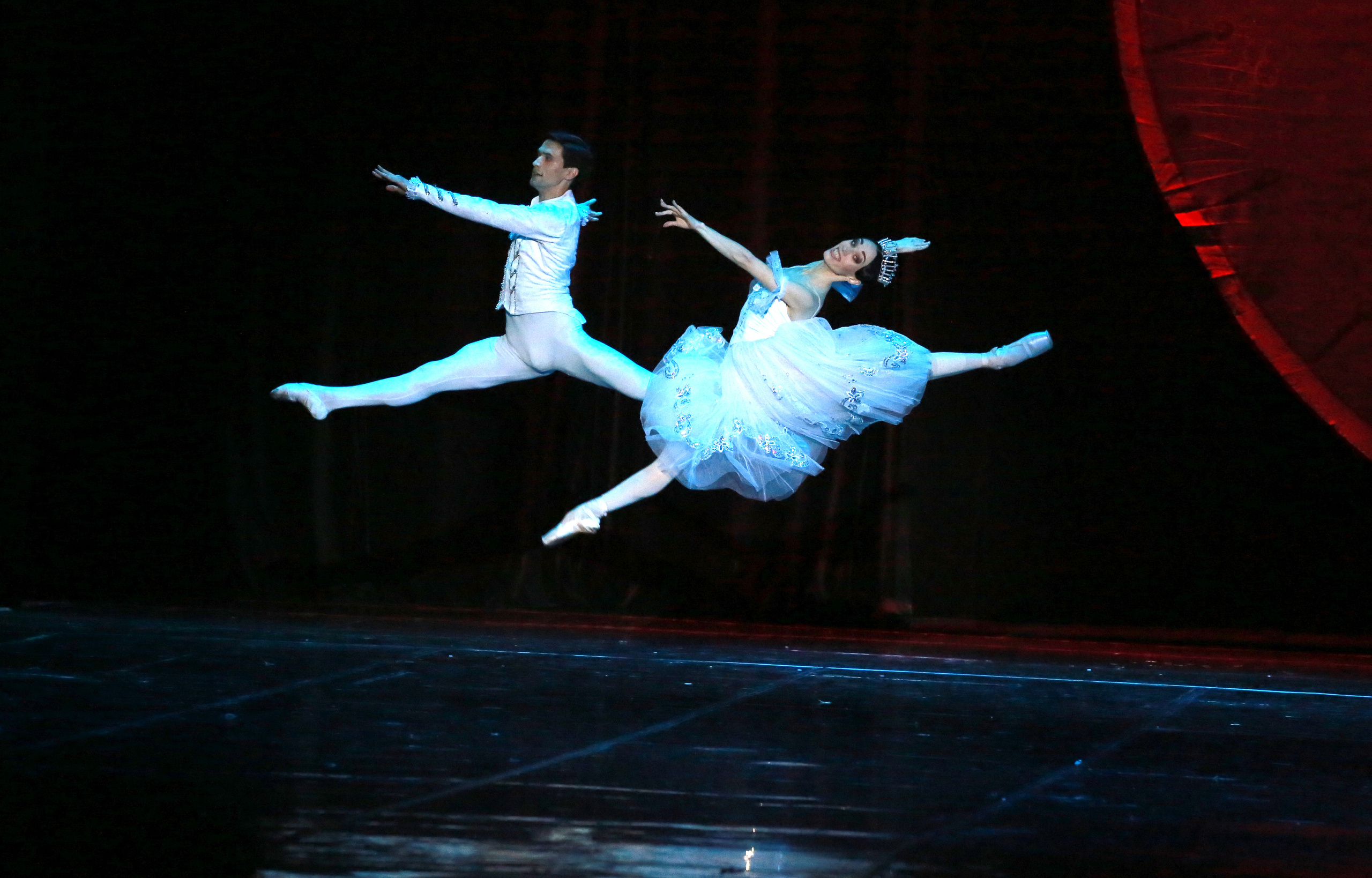 Спектакль Золушка Мариинского театра оперы и балета на сцене Зимнего театра. Фотограф в Сочи Юрий Шептаев