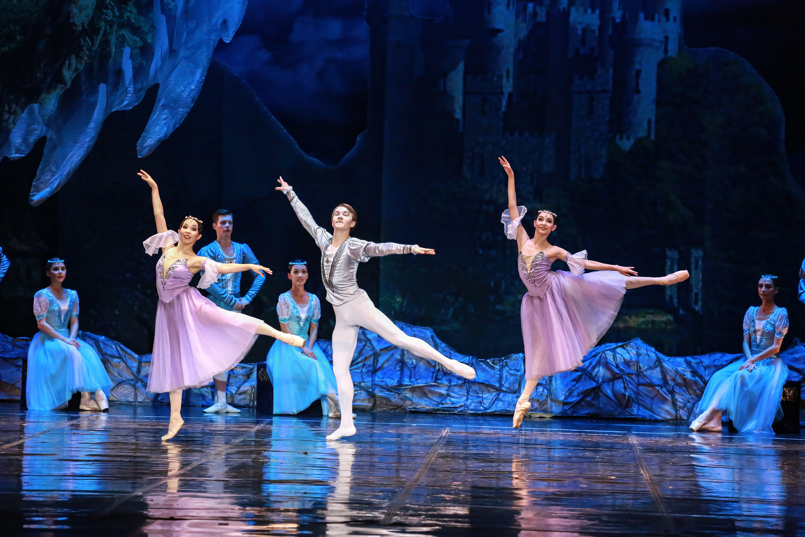 Спектакль Лебединое озеро Марийского театра оперы и балета Зимний. Фотограф в Сочи Юрий Шептаев