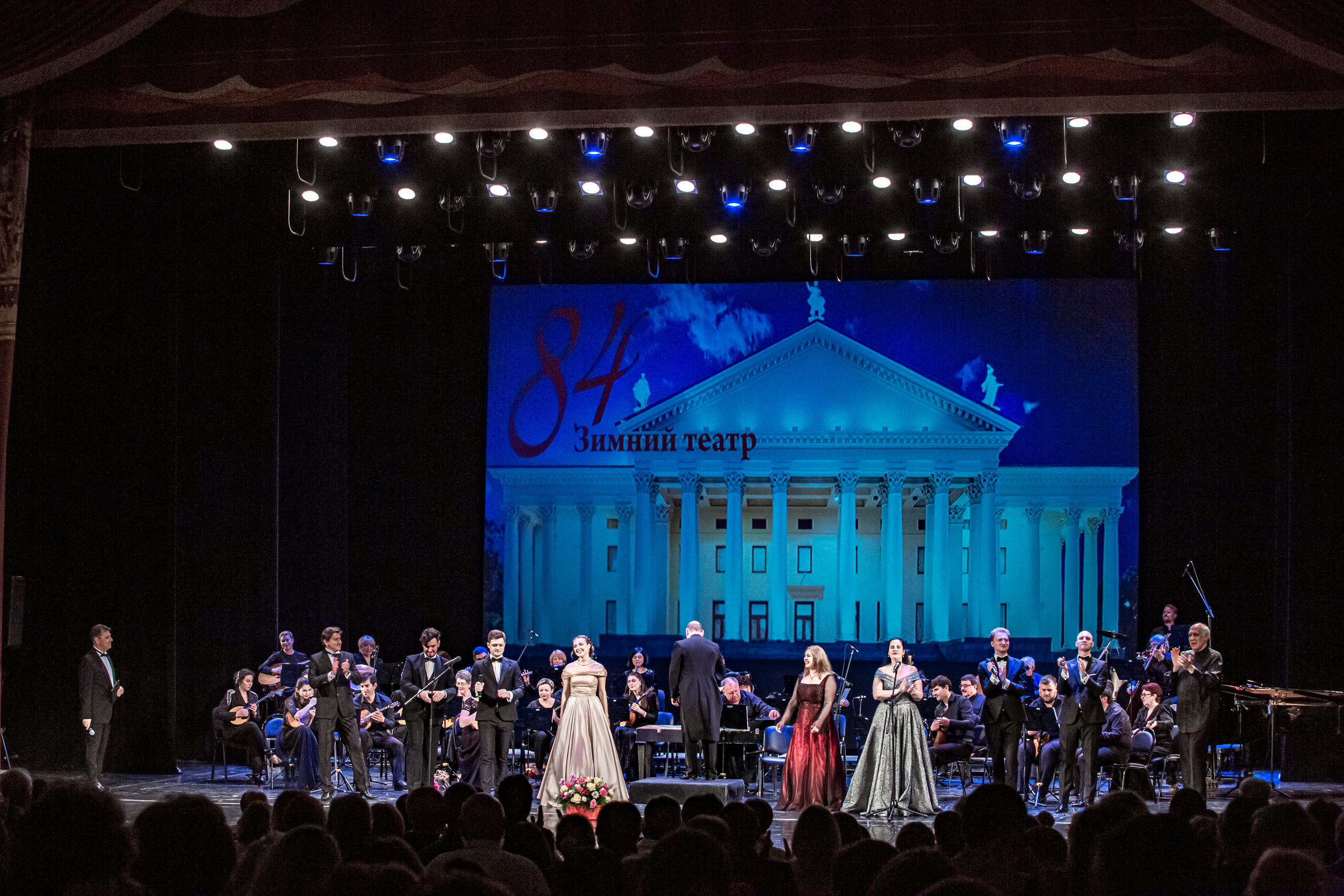 Зимнему театру в Сочи — 84. Фотограф в Сочи Юрий Шептаев