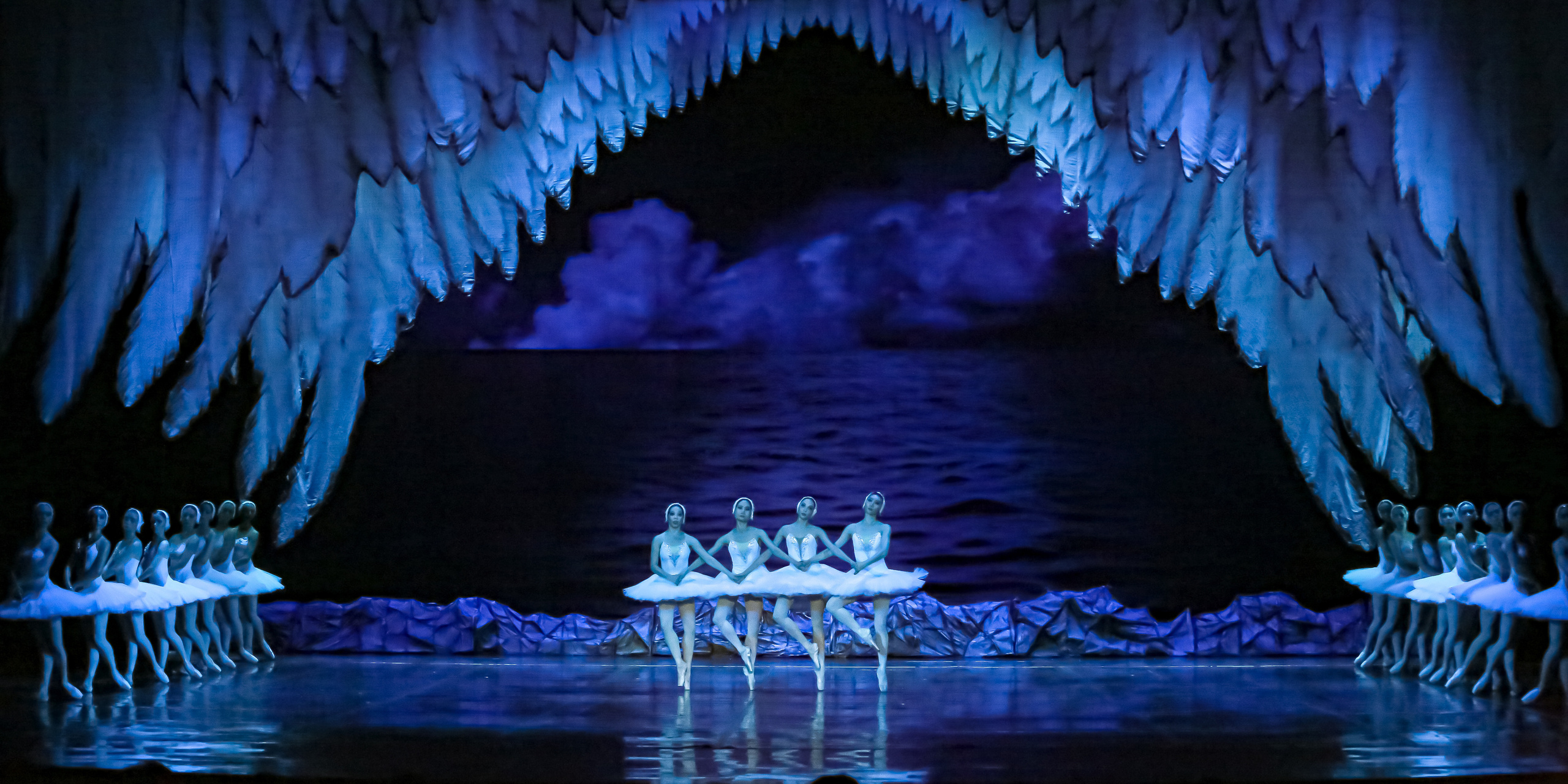 Спектакль Лебединое озеро Марийского театра оперы и балета Зимний. Фотограф в Сочи Юрий Шептаев