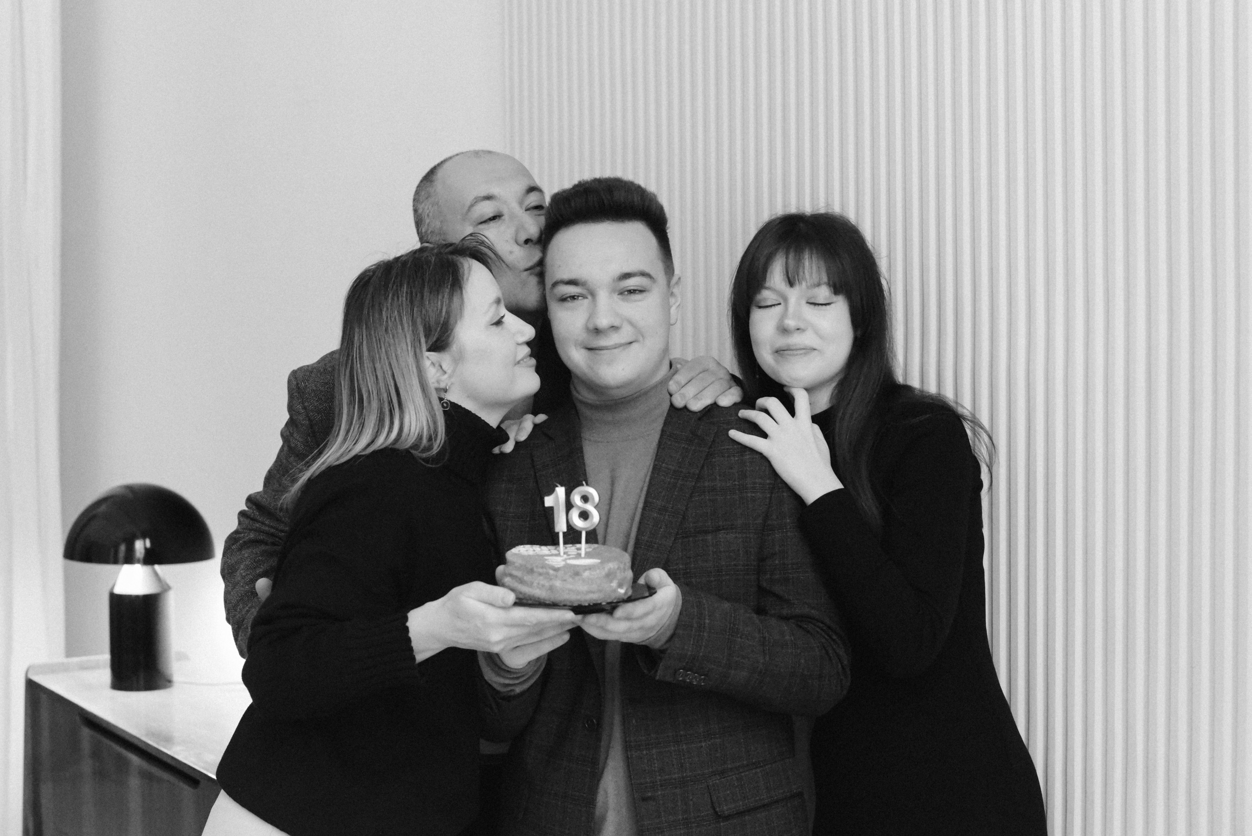 Молодые родители и взрослые дети. Фотограф Лола Волна, город Москва