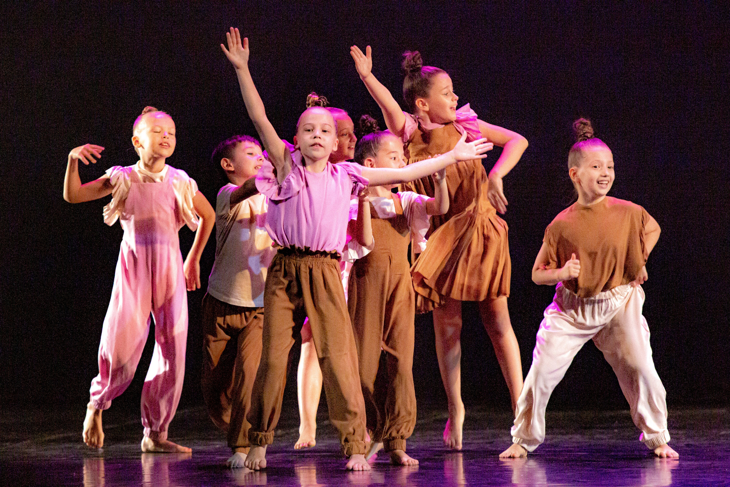 ОТЧЕТНЫЙ КОНЦЕРТ ХОРЕОГРАФИЧЕСКОЙ ШКОЛЫ НИКА. Фотограф в Сочи Юрий Шептаев