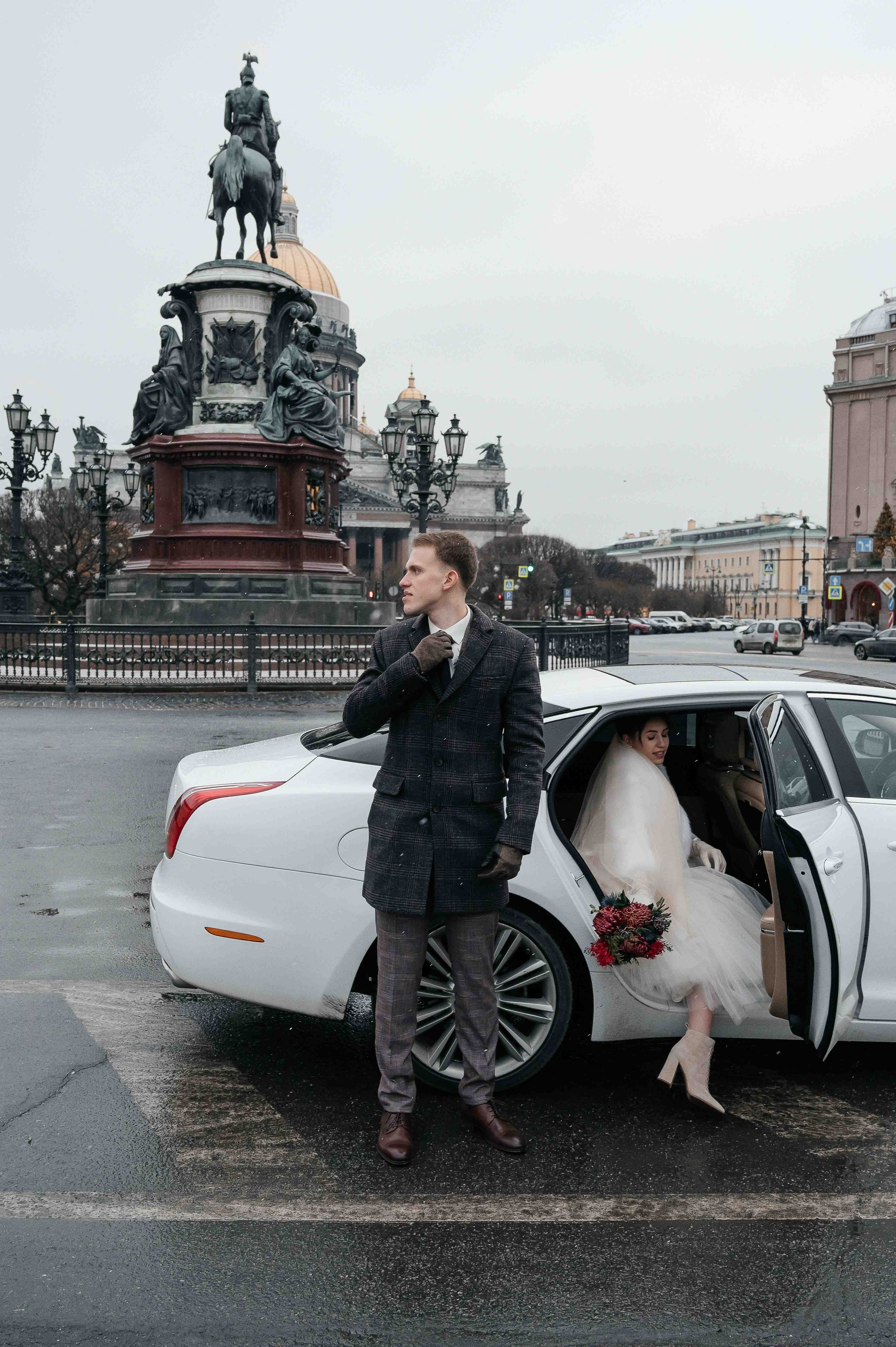 Утро невесты в гостинице. Свадебный и семейный фотограф в Котласе Никита Попов