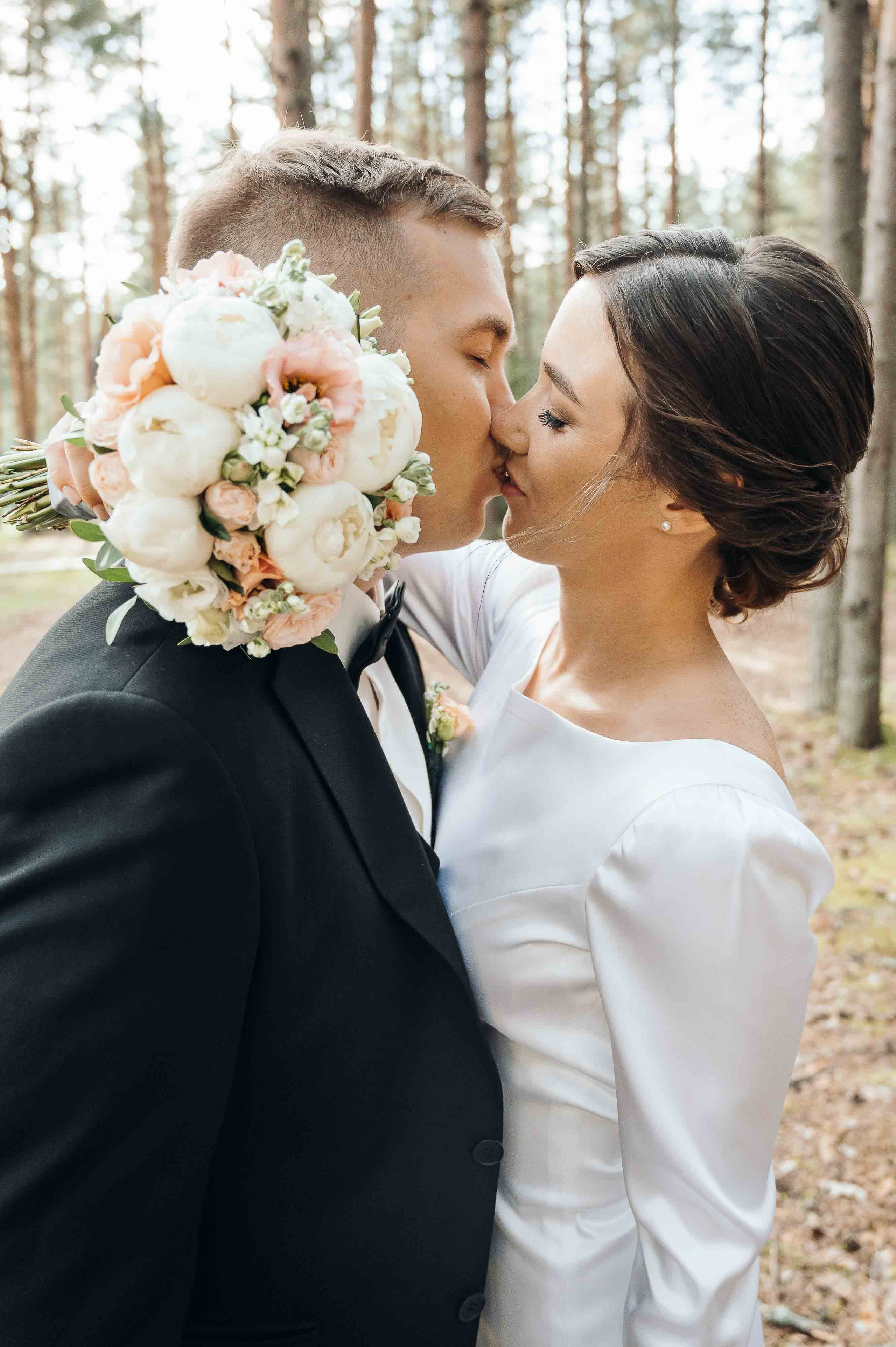 Совместные сборы в отеле. Свадебный и семейный фотограф в Котласе Никита Попов