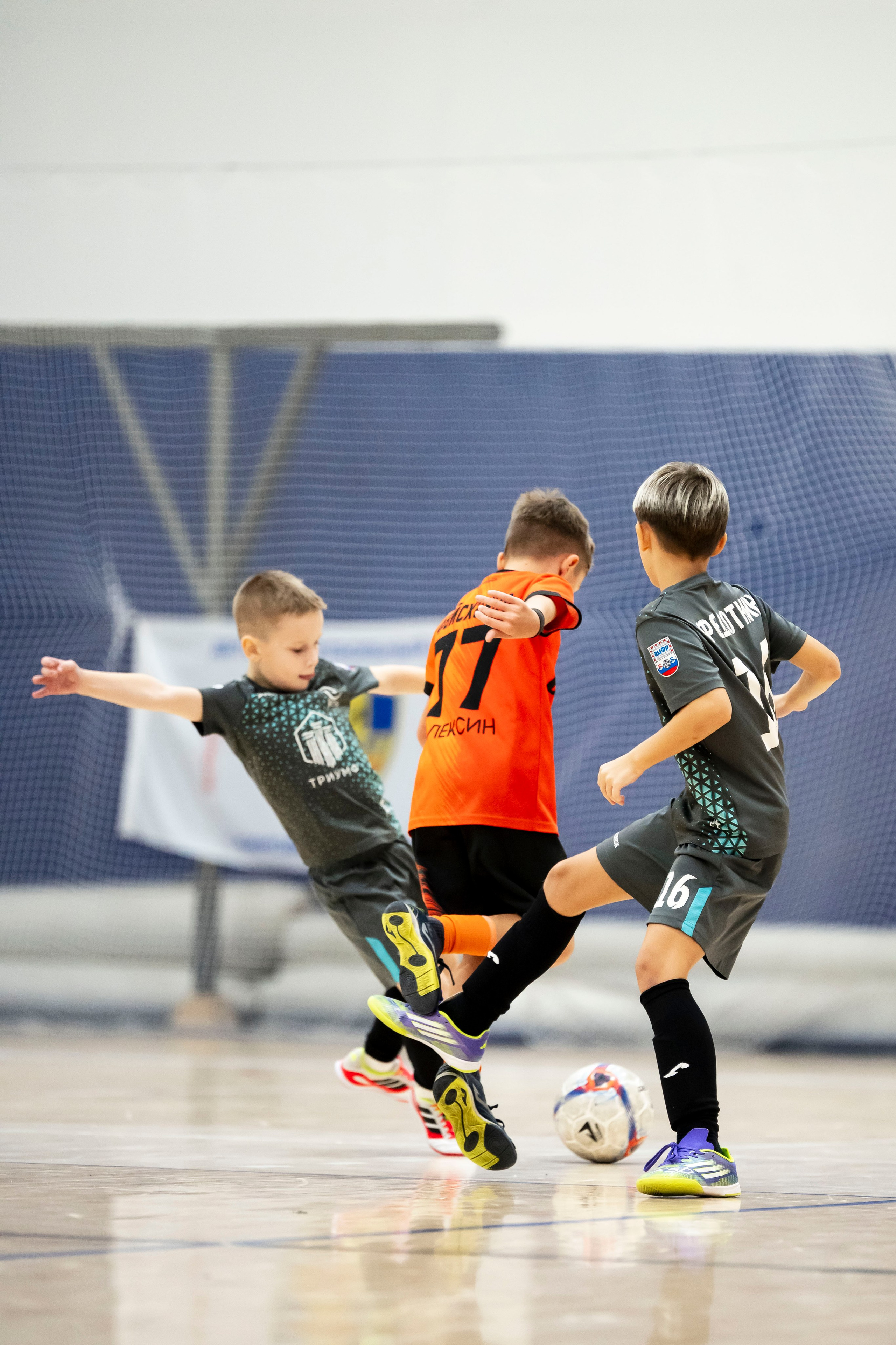 Всероссийский турнир по мини футболу FUTSAL KIDS TROPHY 2025. Спортивный фотограф в Туле и Тульской области. Файсханова Фото Спорт