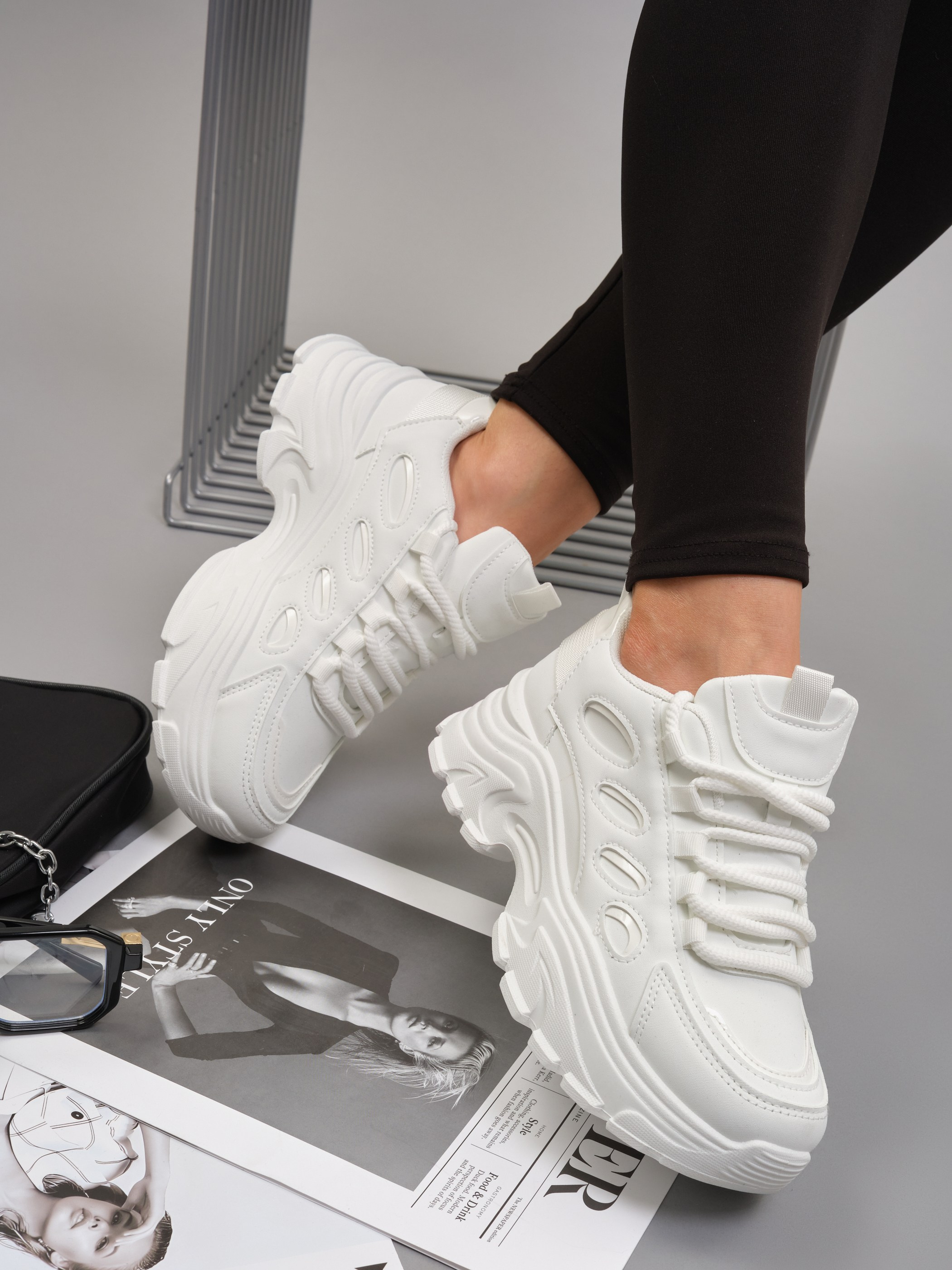 Каталог предметной и fashion-съёмки на белом фоне — Артур Карташев. Фотограф Карташев Артур