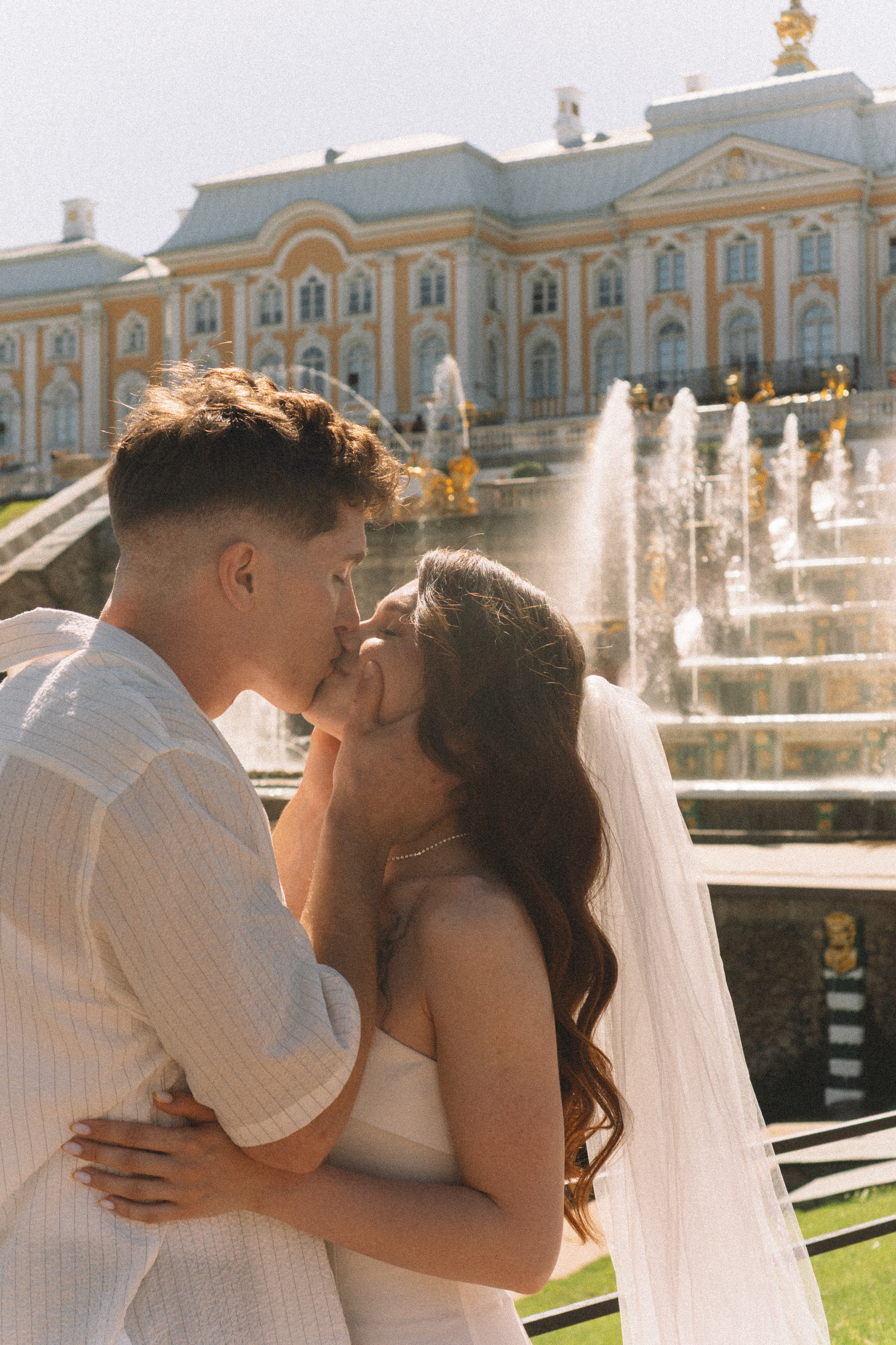 СВАДЕБНАЯ СЬЕМКА В ПЕТЕРГОФЕ И СЬЕМКА РЕПОРТАЖА В ЗАГСЕ ПЕТЕРГОФА. Профессиональный фотограф, Санкт-Петербург — Виктория Богомолова