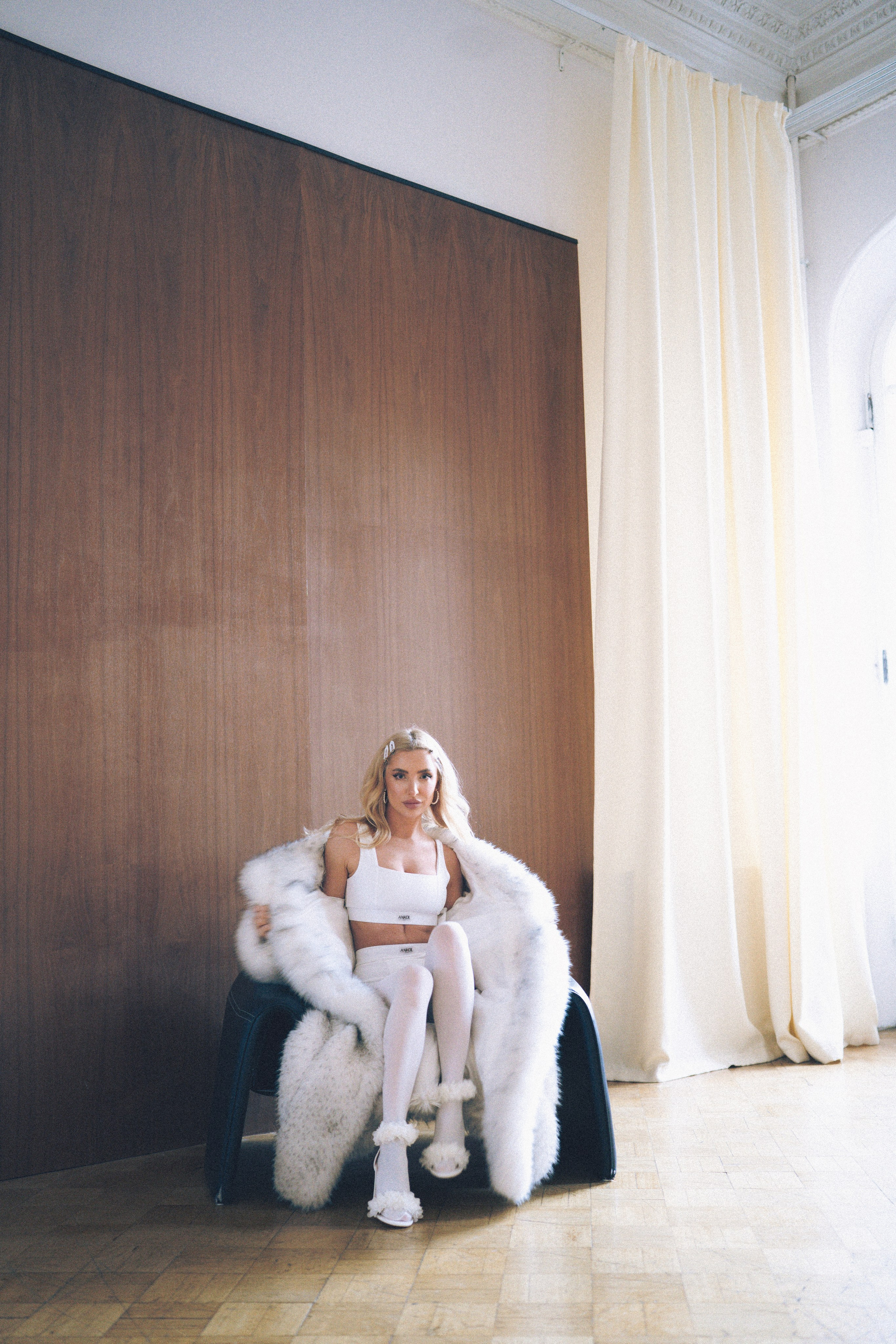 МИНИМАЛИЗМ В СТУДИИ НА ЧЕРНЫШЕВСКОЙ В СТУДИИ С БАЛКОНОМ. Профессиональный фотограф, Санкт-Петербург — Виктория Богомолова