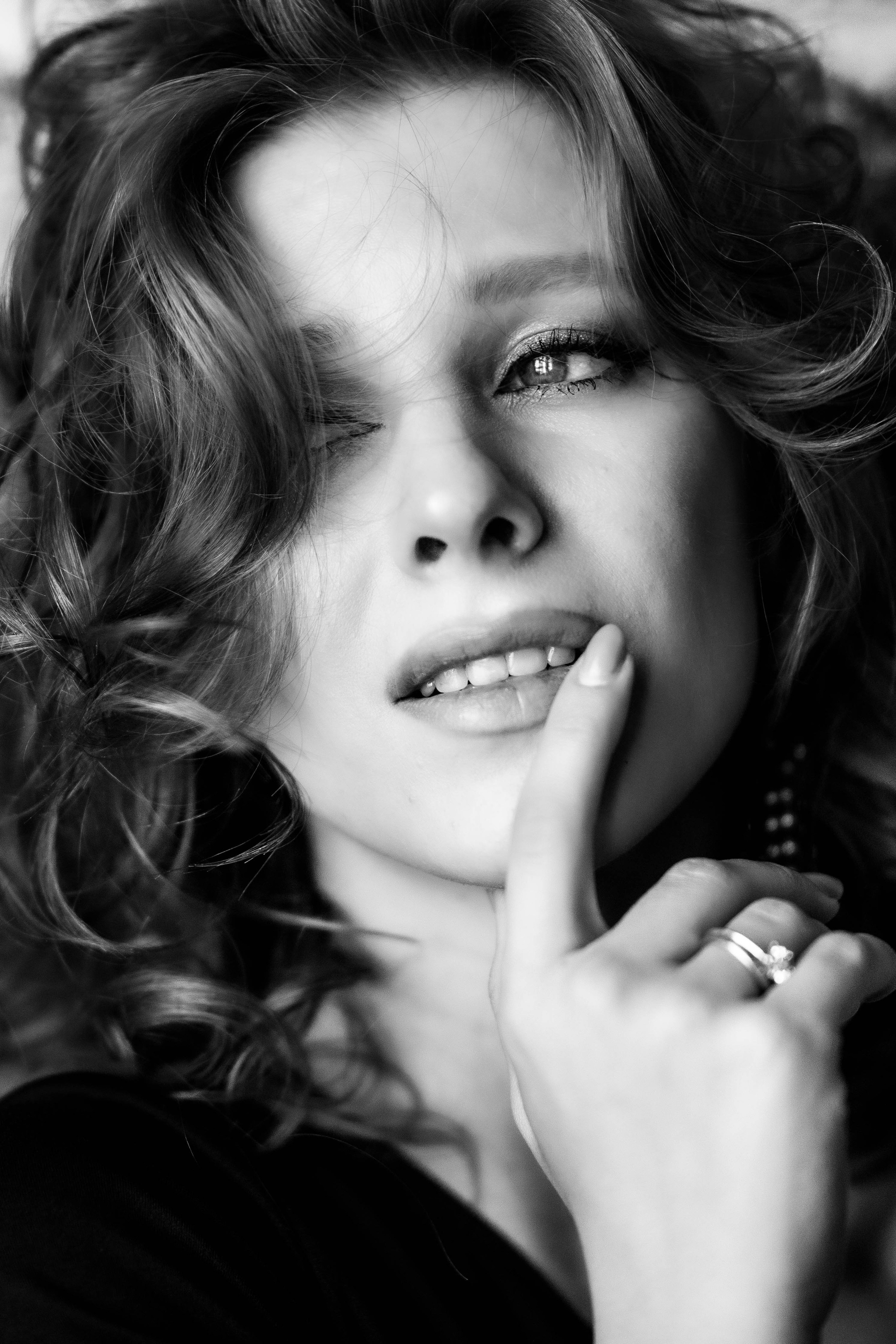 Женское. ЧБ Фотограф Ольга Лесли