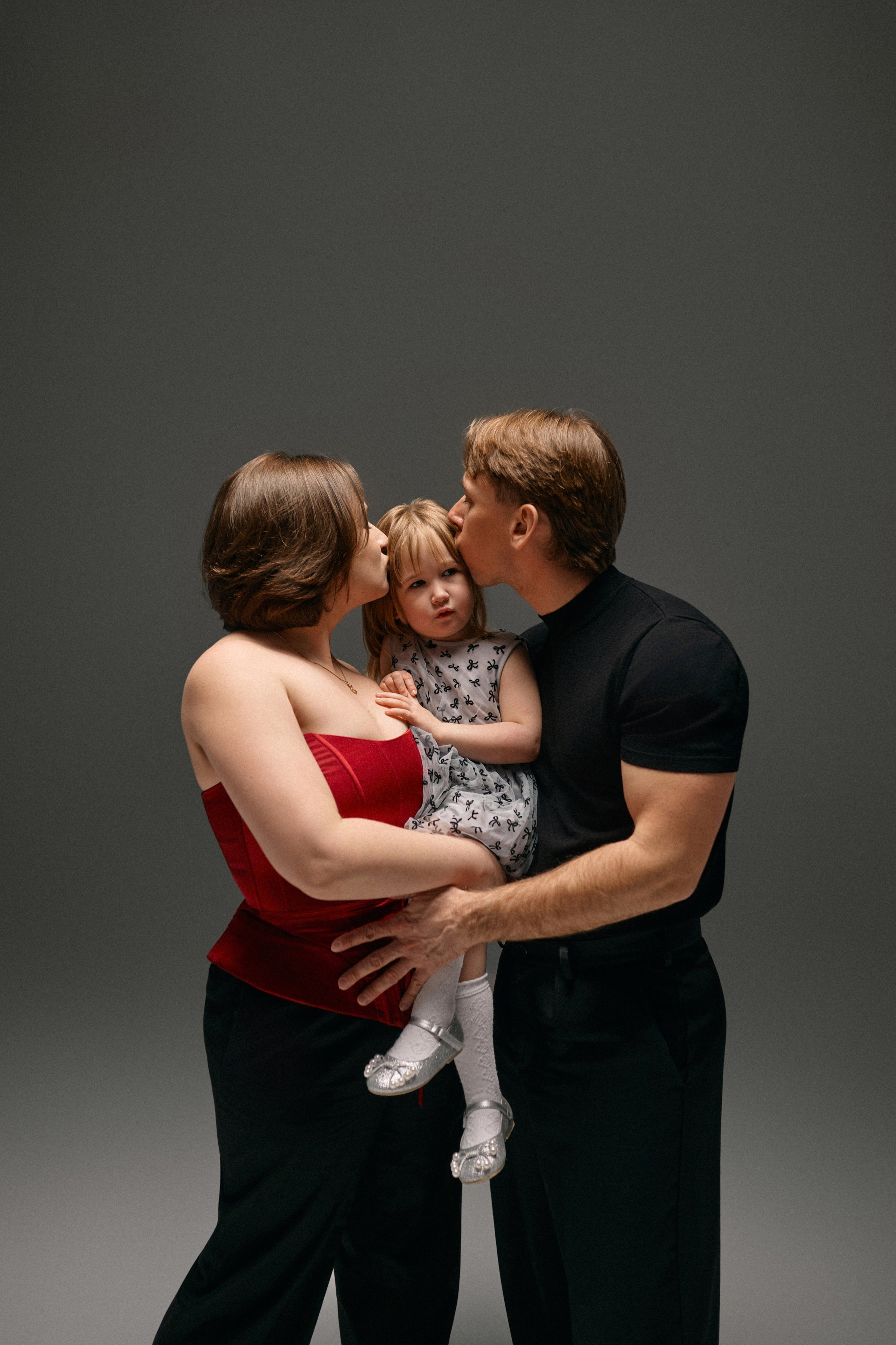 Кирилл, Анастасия и Мира. Сестры Карабаза. Фотографы и ретушеры в Москве и Санкт-Петербурге