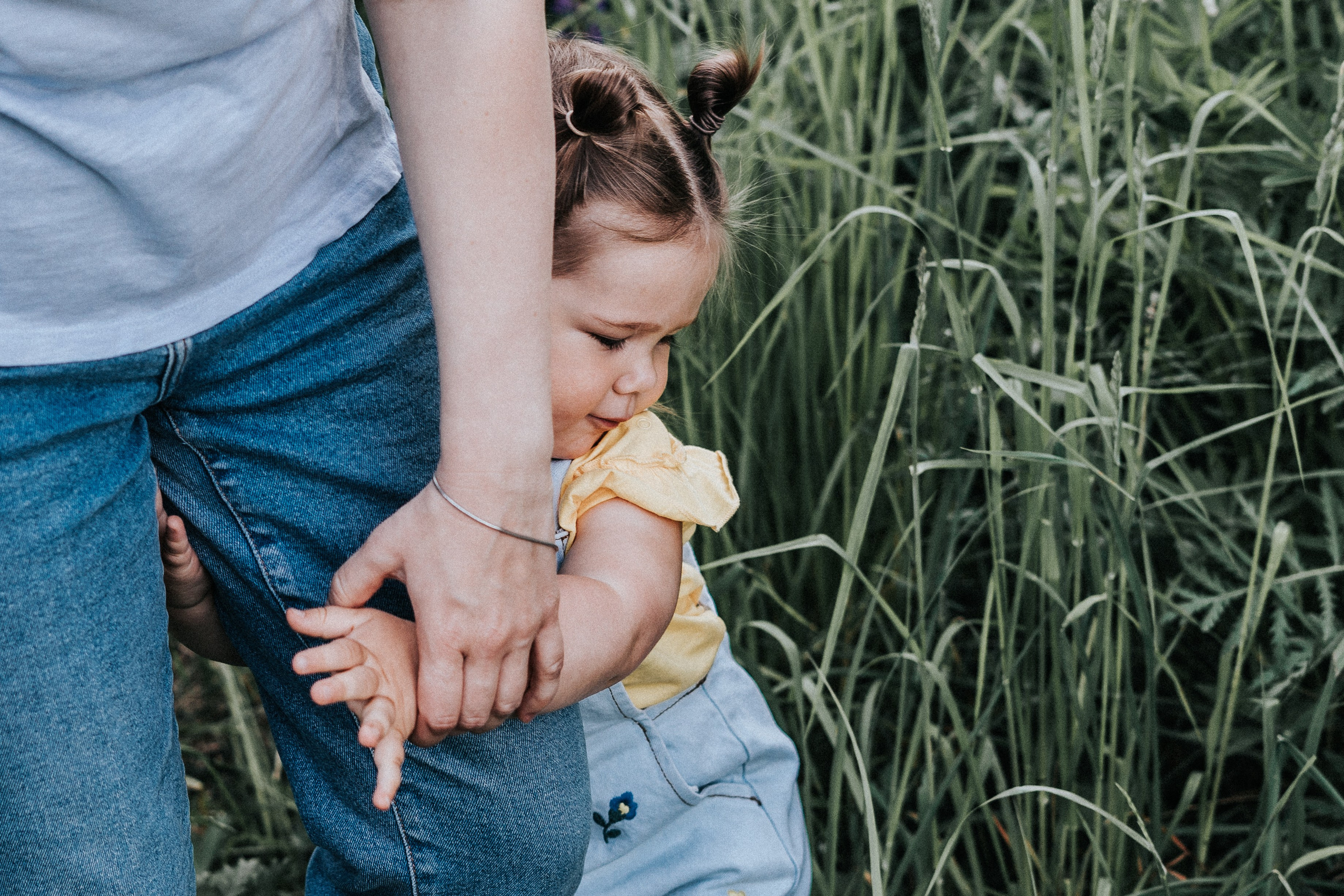 Детская фотосессия дома и на улице без постановки. Фотограф на роды Москва. Фотограф новорожденных Москва