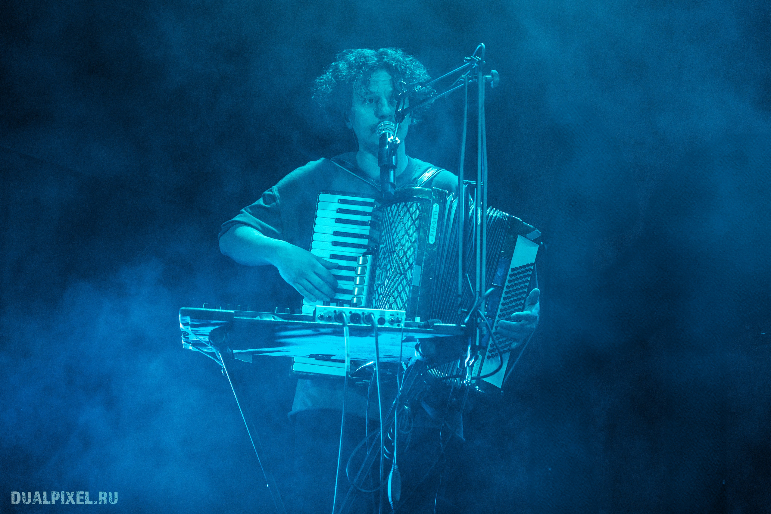 DenDerty концерт в Москве 30.03.2025. Магия музыки в кадре: Концертная Фотография