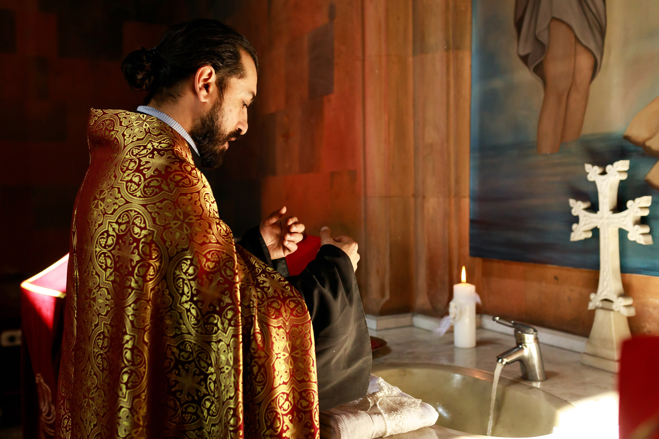 Таинство Крещения в Армянской церкви. Фотограф Тверь. Свадебные, семейные, индивидуальные фотосессии