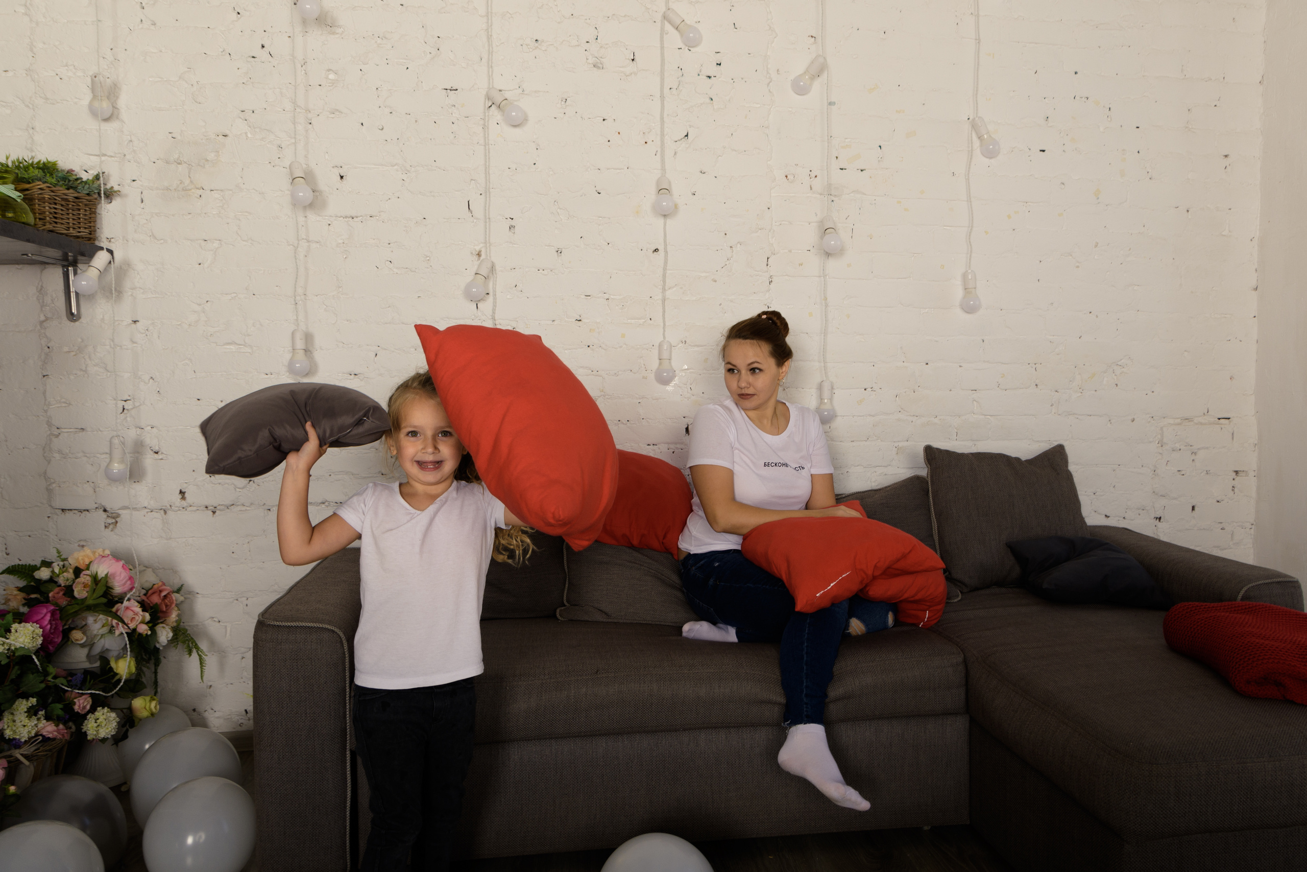 Семейные студийные фотосессии. Семейный и индивидуальный фотограф Life style в Санкт-Петербурге Мария