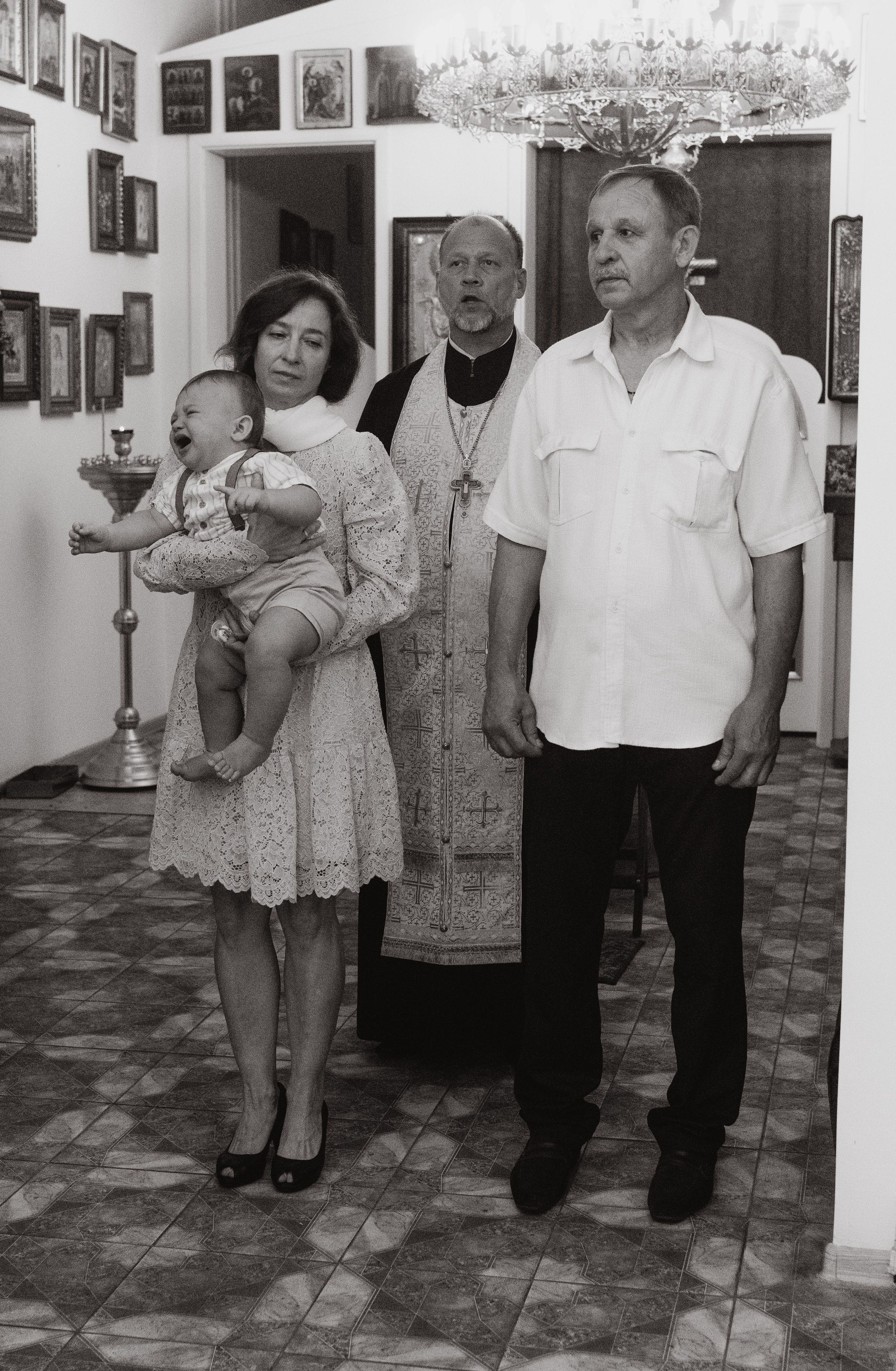 Таинство крещение в Москве. Семейный, ньюборн фотограф, фотограф на роды в Москве, Виктория Тюльдюкова