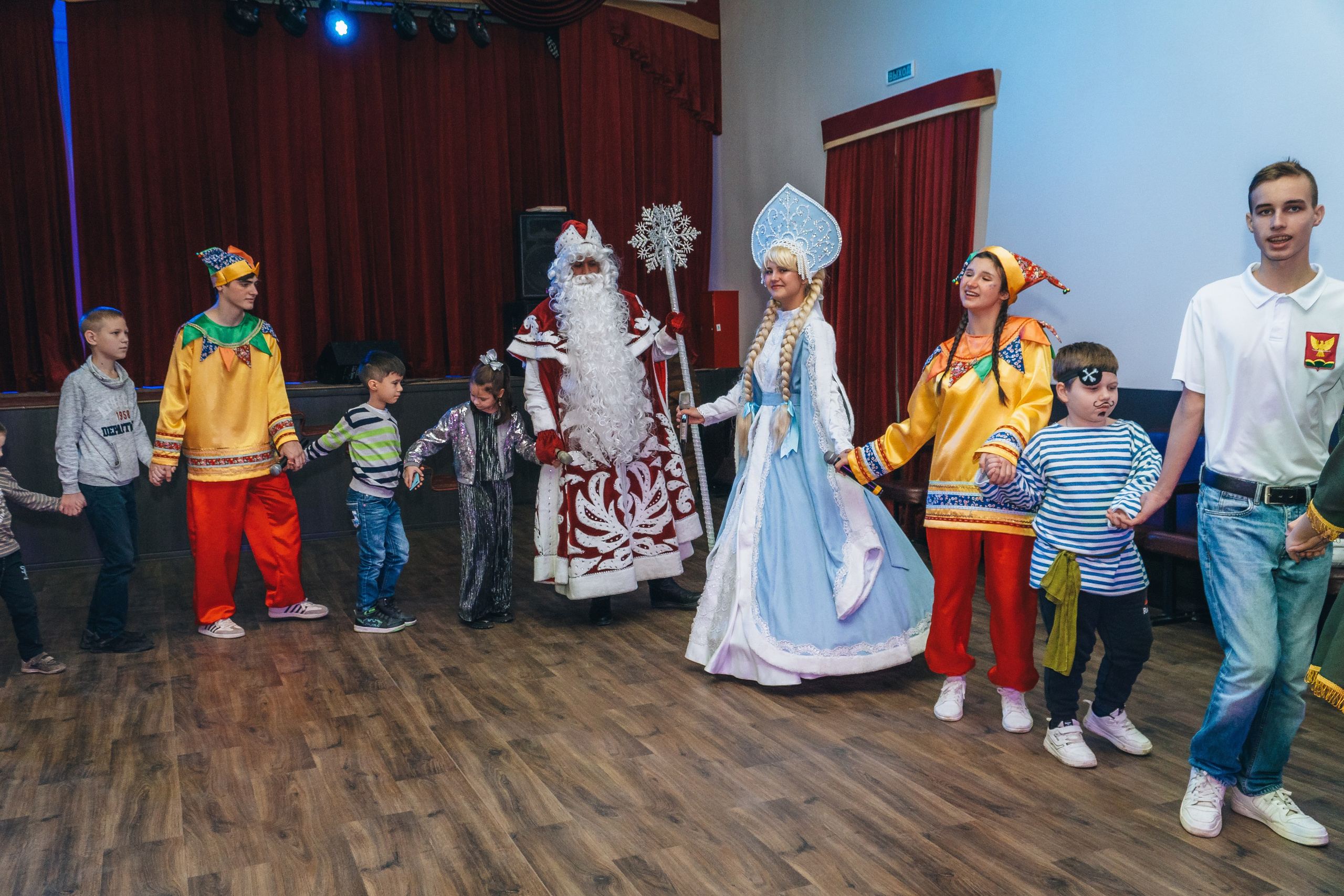 «Сказка о Новом годе и богатыре настоящем». Новотитаровский Дом культуры