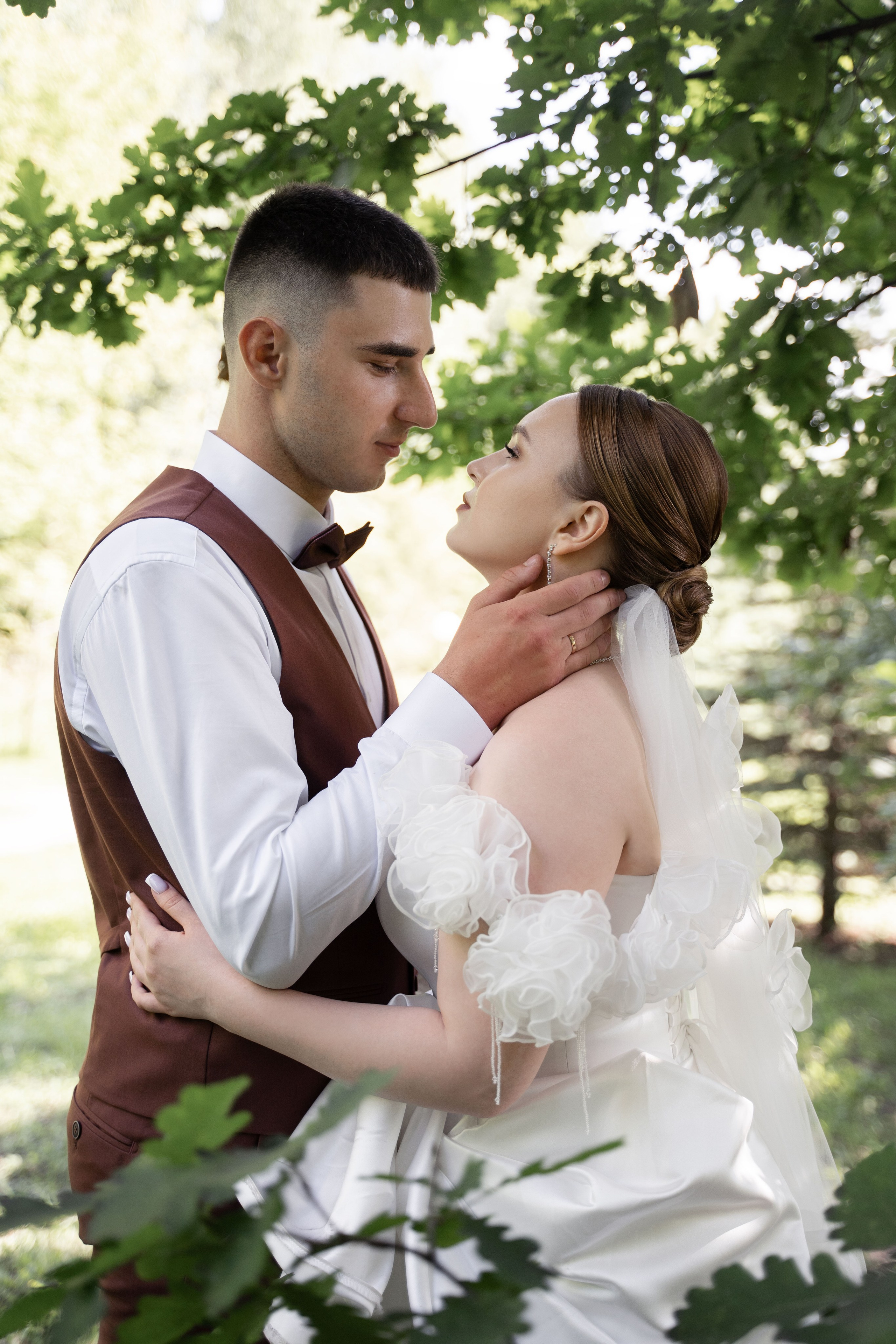 Арина и Даниил (г. Курск, Роща невест). Фотограф Вера Зверуго в Орле