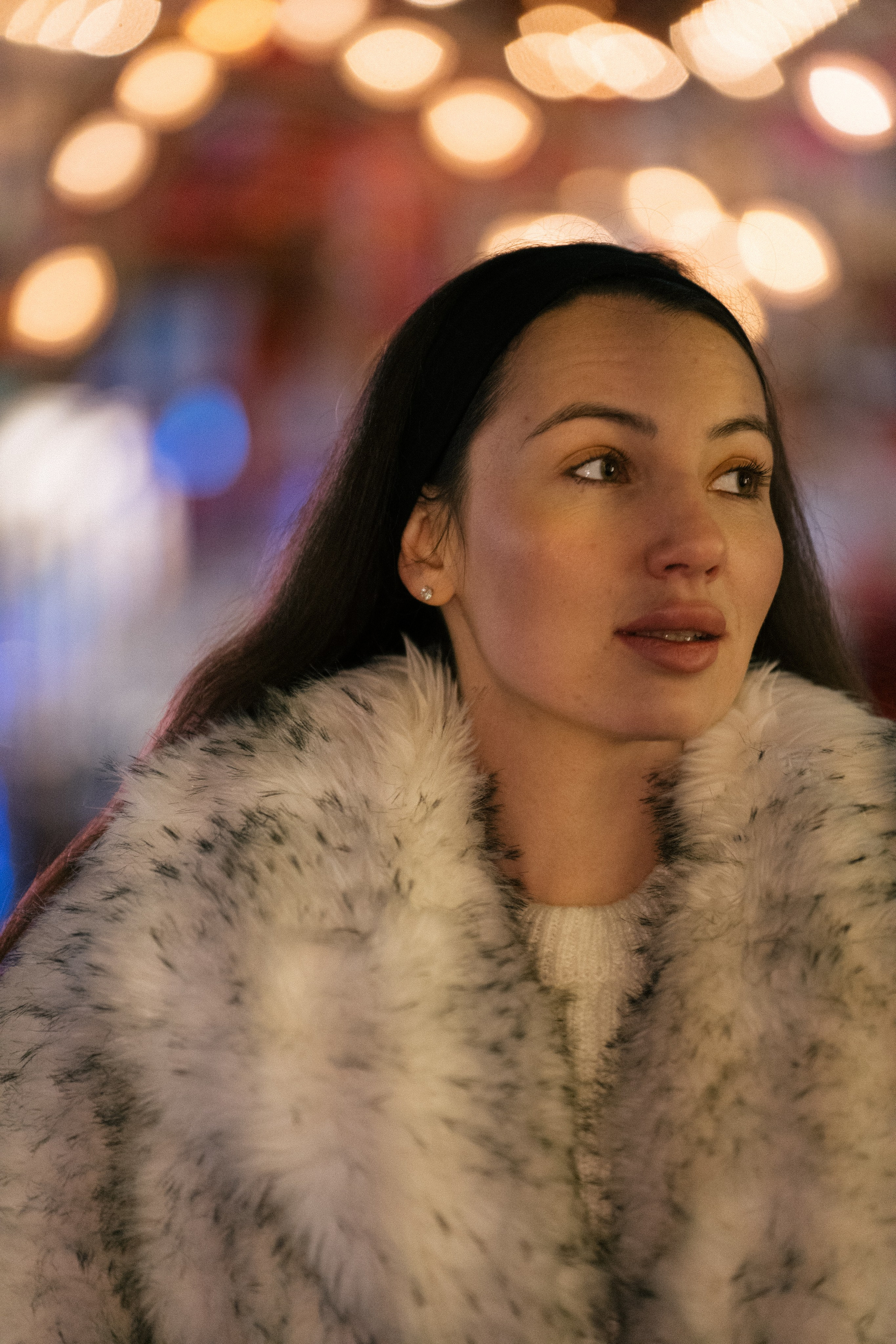 ПРОГУЛКА НА МАНЕЖНОЙ ПЛОЩАДИ ДЛЯ ДЕВУШКИ ПЕРЕД НОВЫМ ГОДОМ (НОВОГОДНЯЯ ФОТОСЕССИИЯ НА МАНЕЖНОЙ ПЛОЩАДИ). Профессиональный фотограф, Санкт-Петербург — Виктория Богомолова