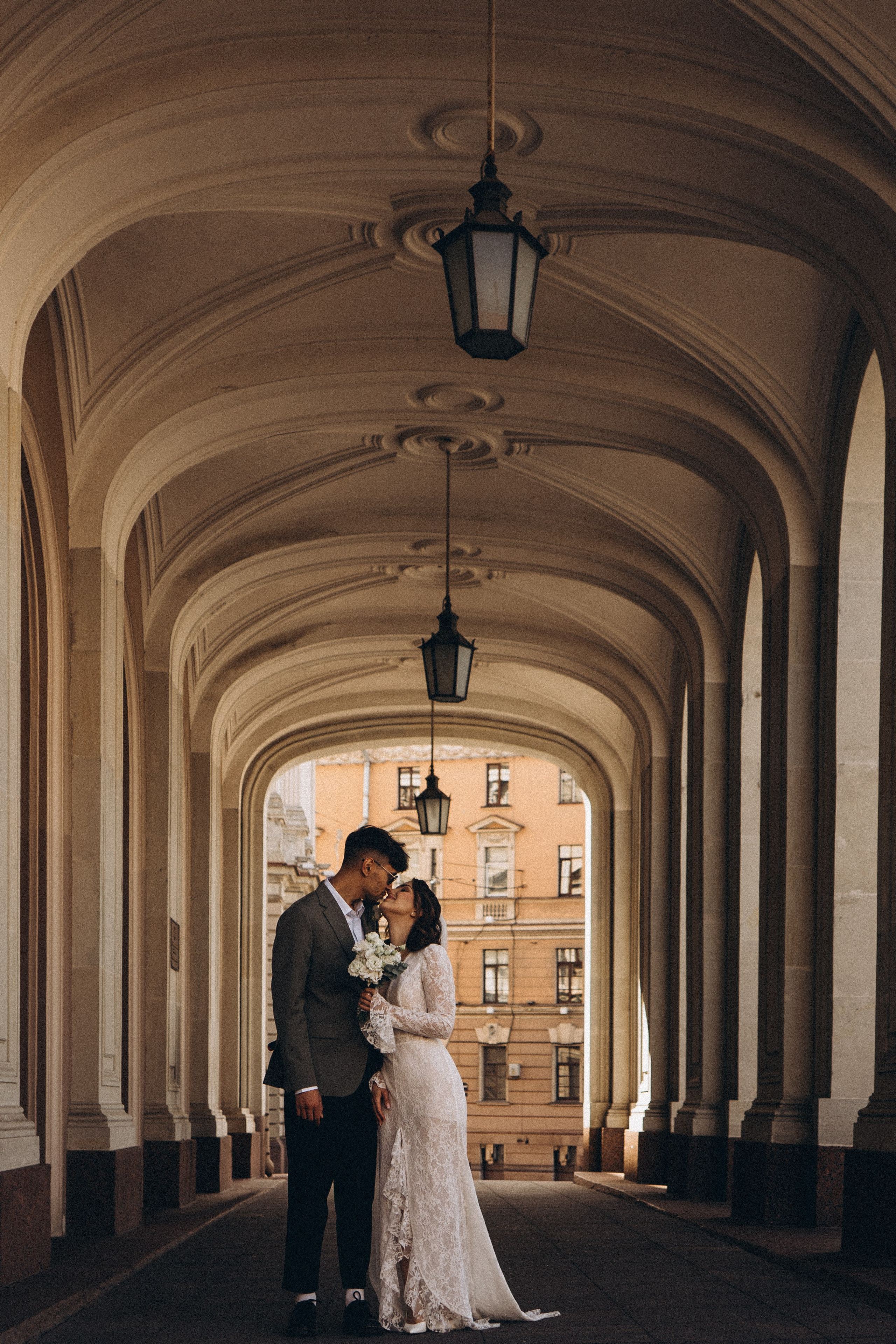 СВАДЕБНАЯ ПРОГУЛКА ВОЗЕ ИСАИКЕВСКОГО СОБОРА АСТОРИИ И ЗАКОНОДАЛЕТНОГО СОБРАНИЯ. Профессиональный фотограф, Санкт-Петербург — Виктория Богомолова