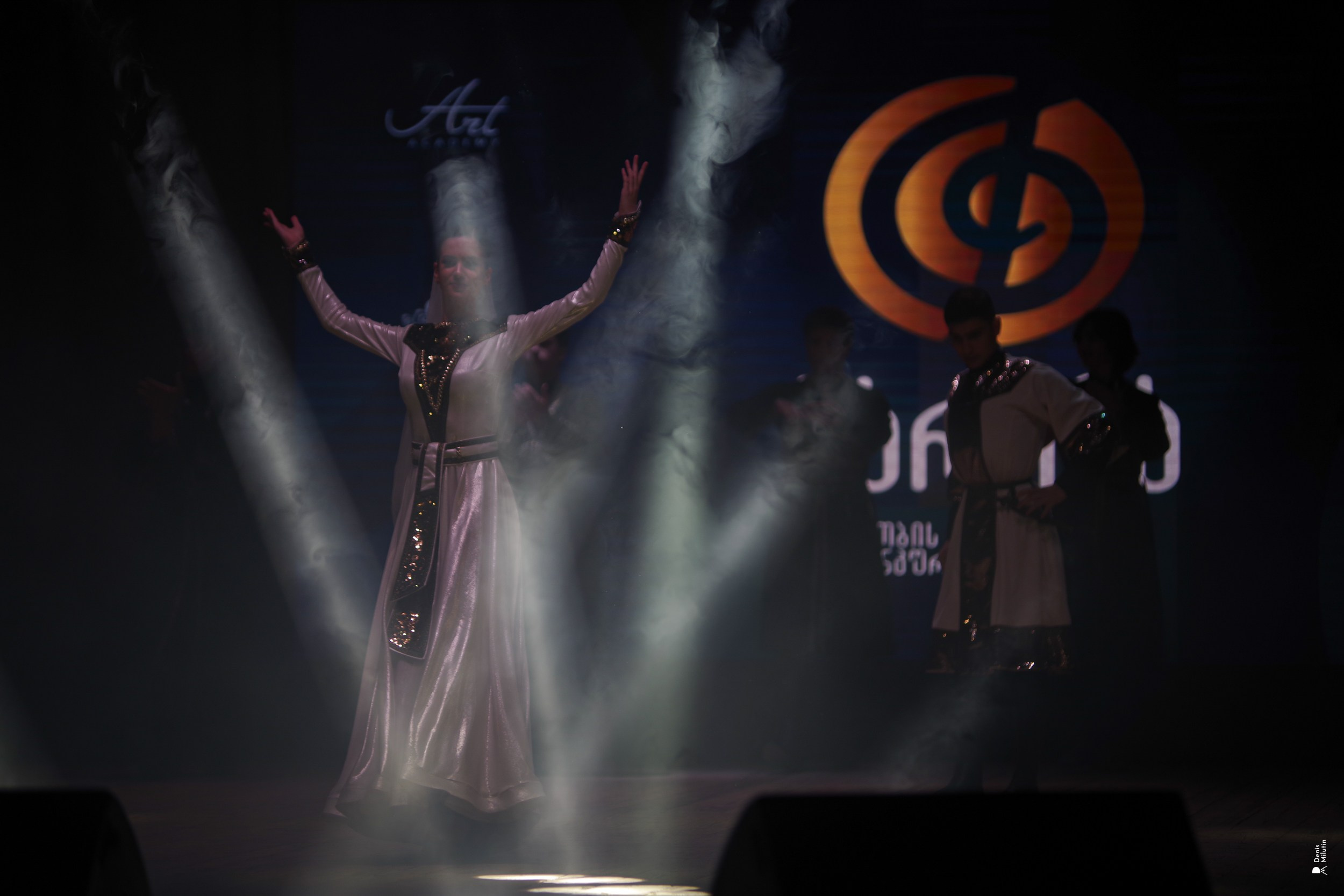 Танцы в Хоби. Портретный фотограф Денис Милютин