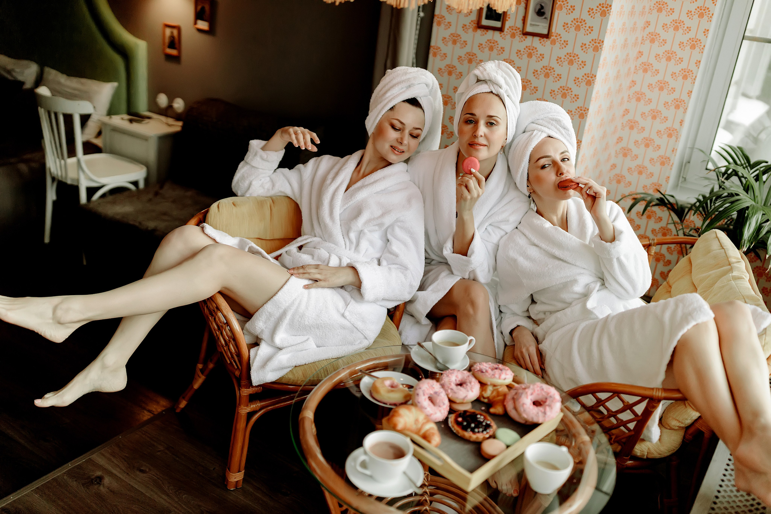 Вкусный девичник в отеле. Фотограф в Санкт-Петербурге Знаменская Ирина